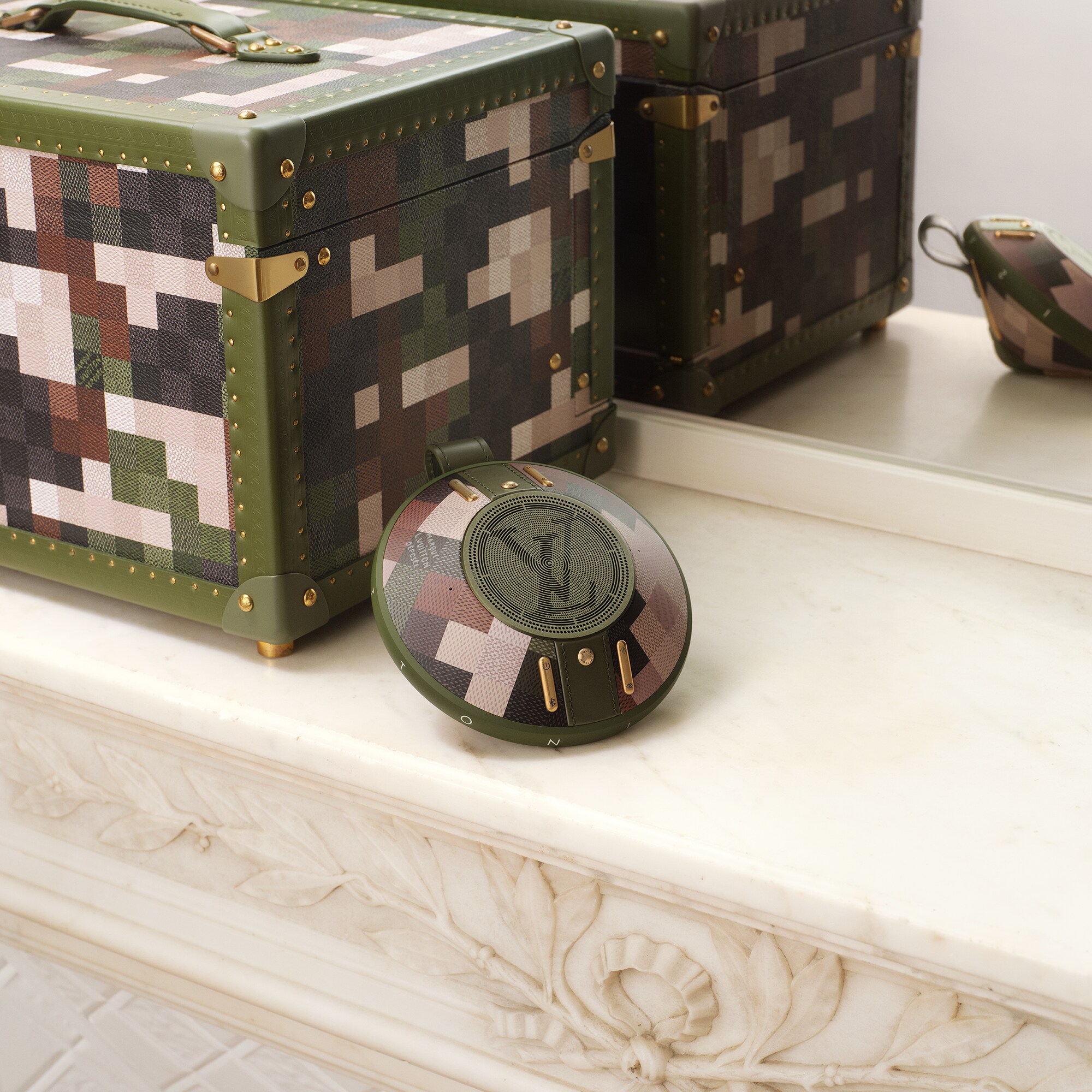  Relojería Relojes conectados Altavoz LV Nanograma Damoflage | Louis Vuitton ® (Ampliar producto)