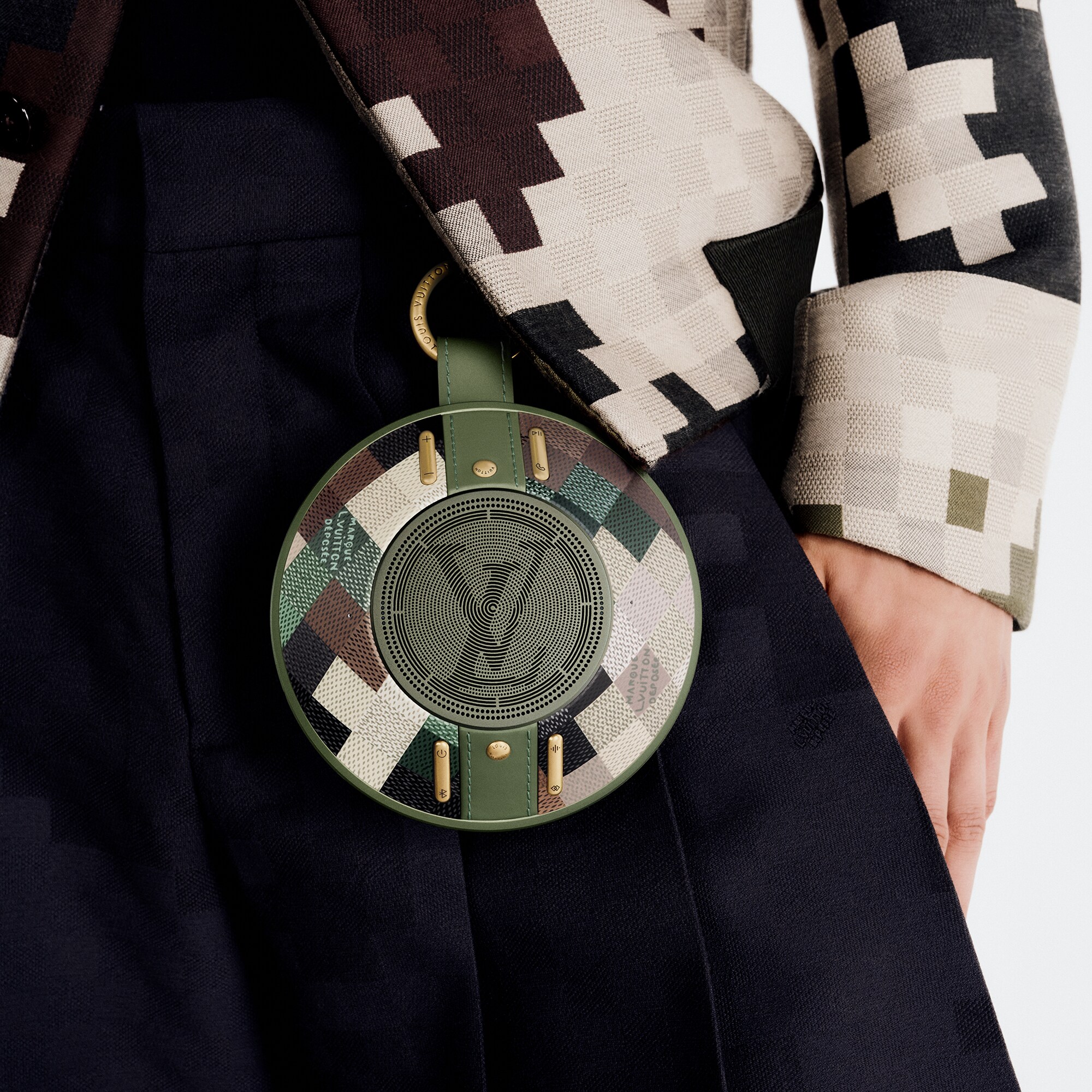  Relojería Relojes conectados Altavoz LV Nanograma Damoflage | Louis Vuitton ® (Ampliar producto)