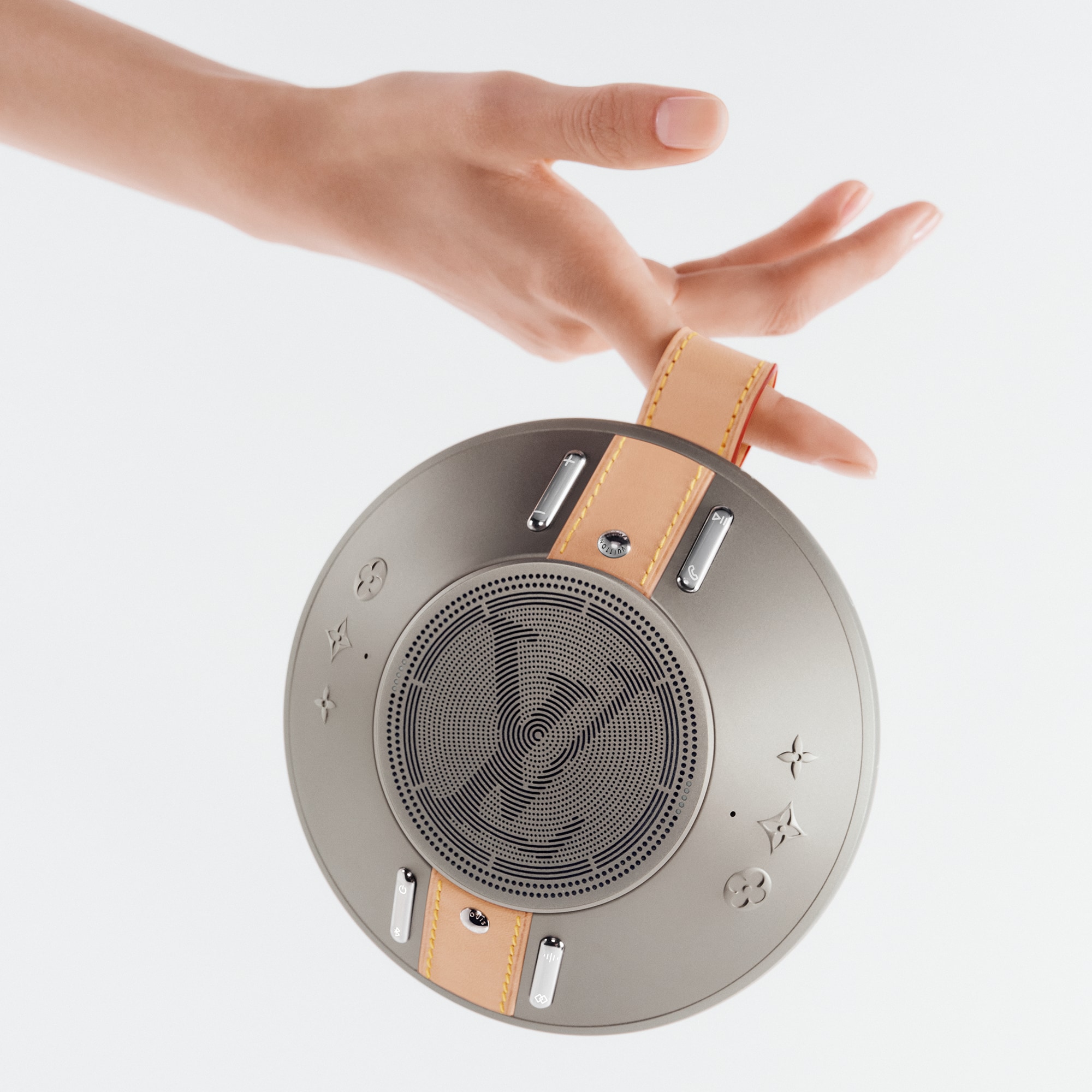  Relojería Relojes conectados Altavoz Nanograma LV en color plateado | Louis Vuitton ® (Ampliar producto)