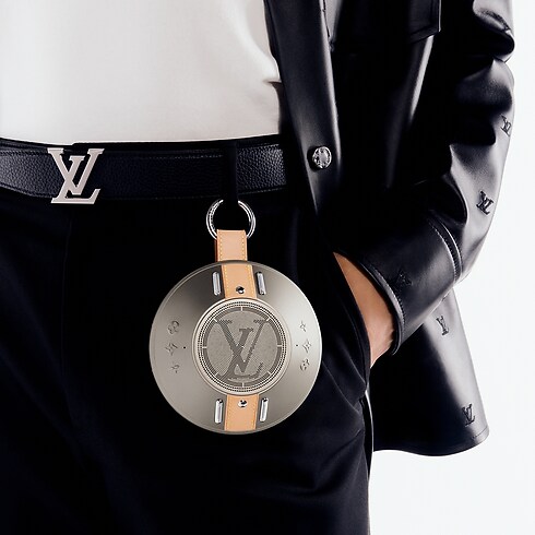 Relojería Relojes conectados Altavoz Nanograma LV en color plateado | Louis Vuitton ® (Ampliar producto)