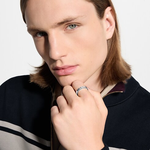 S00 Accesorios Todos los Accesorios Anillo ancho LV Tailor | Louis Vuitton ® (Ampliar producto)