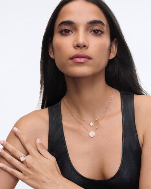 Catégories Bagues Bague Star Color Blossom M, or rose, nacre blanche et diamants | Louis Vuitton ®