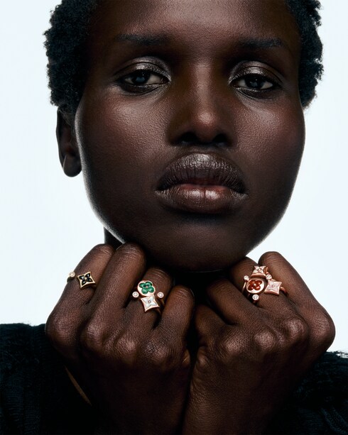 Categories All Fine Jewelry Color Blossom Mini Star Ring, Yellow Gold, Onyx and Diamond | Louis Vuitton ®