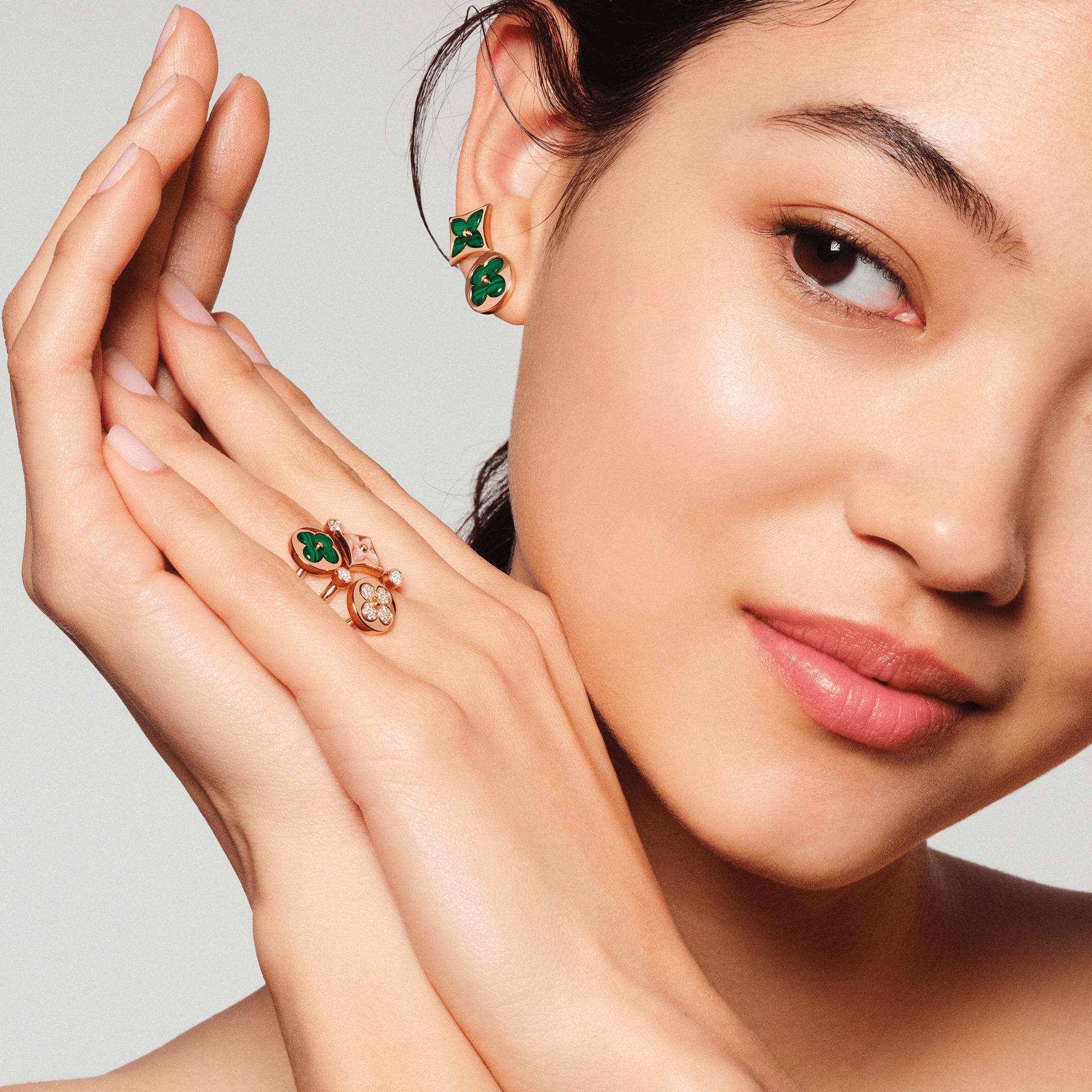  Categorías Toda la joyería fina Anillo Color Blossom Mini Sun de oro rosa, malaquita y diamante | Louis Vuitton ® (Ampliar producto)