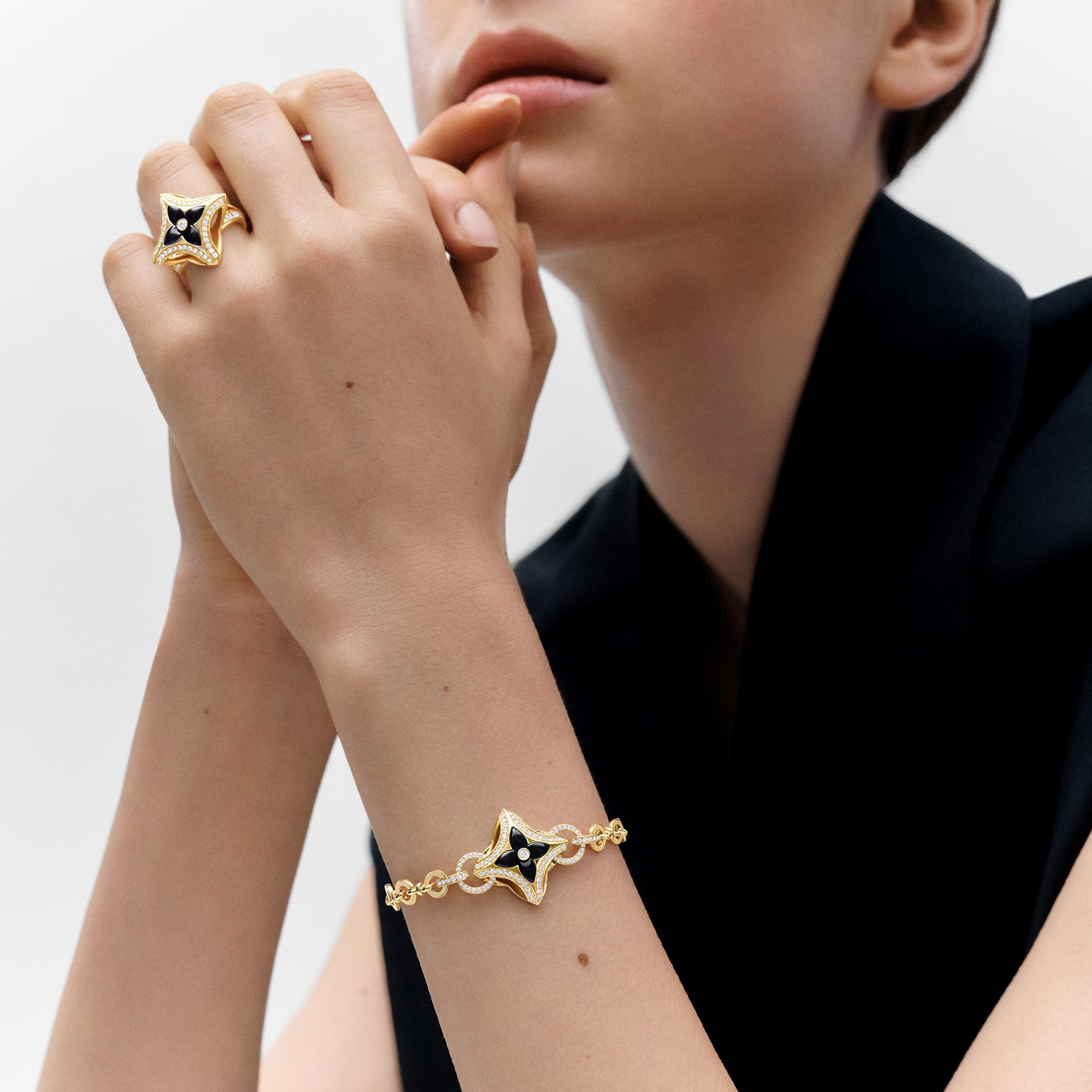  Categorías Toda la joyería fina Anillo Ever Blossom de oro amarillo, ónix y diamantes | Louis Vuitton ® (Ampliar producto)