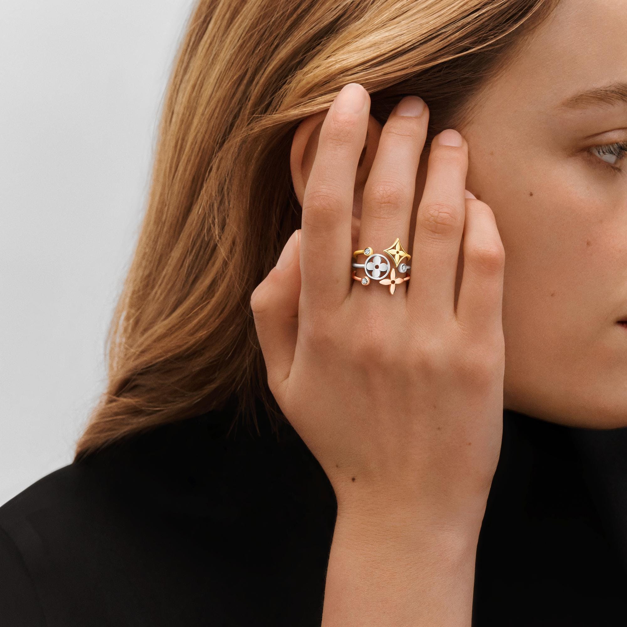  Categorías Toda la joyería fina Anillo Idylle Blossom de triple oro y diamantes | Louis Vuitton ® (Ampliar producto)