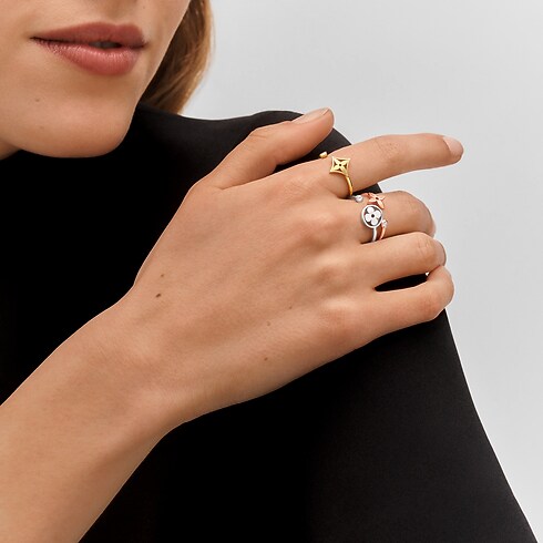 Categorías Toda la joyería fina Anillo Idylle Blossom de triple oro y diamantes | Louis Vuitton ® (Ampliar producto)