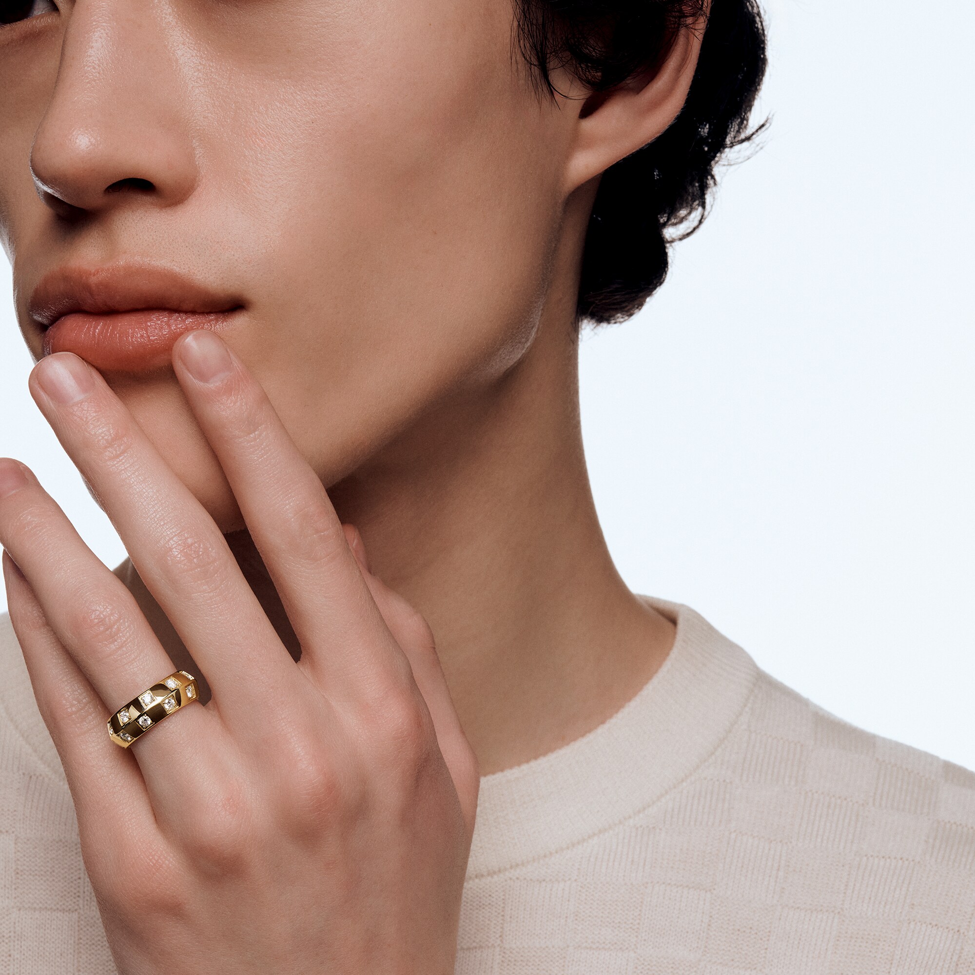  Categorías Anillos Anillo Le Damier de Louis Vuitton de oro amarillo y diamantes | Louis Vuitton ® (Ampliar producto)