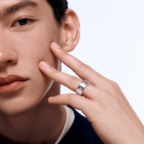 Categorías Anillos Anillo Les Gastons Vuitton en oro blanco talla pequeña | Louis Vuitton ® (Ampliar producto)