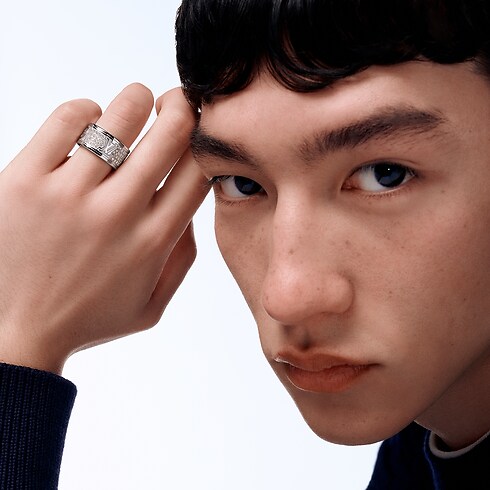 Categorías Anillos Anillo Les Gastons Vuitton Large en oro blanco y diamantes | Louis Vuitton ® (Ampliar producto)