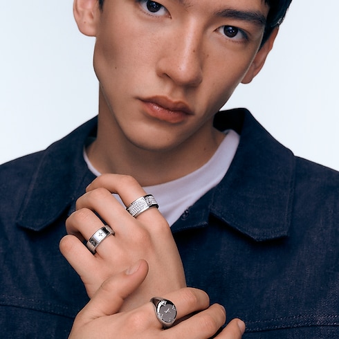 Categorías Anillos Anillo Les Gastons Vuitton Large en oro blanco y diamantes | Louis Vuitton ® (Ampliar producto)