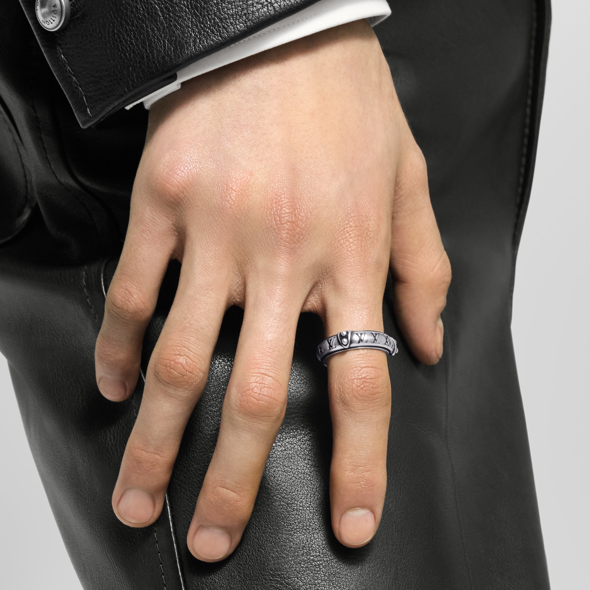 S00 Bisutería Anillos Anillo LV Lozine | Louis Vuitton ® (Ampliar producto)