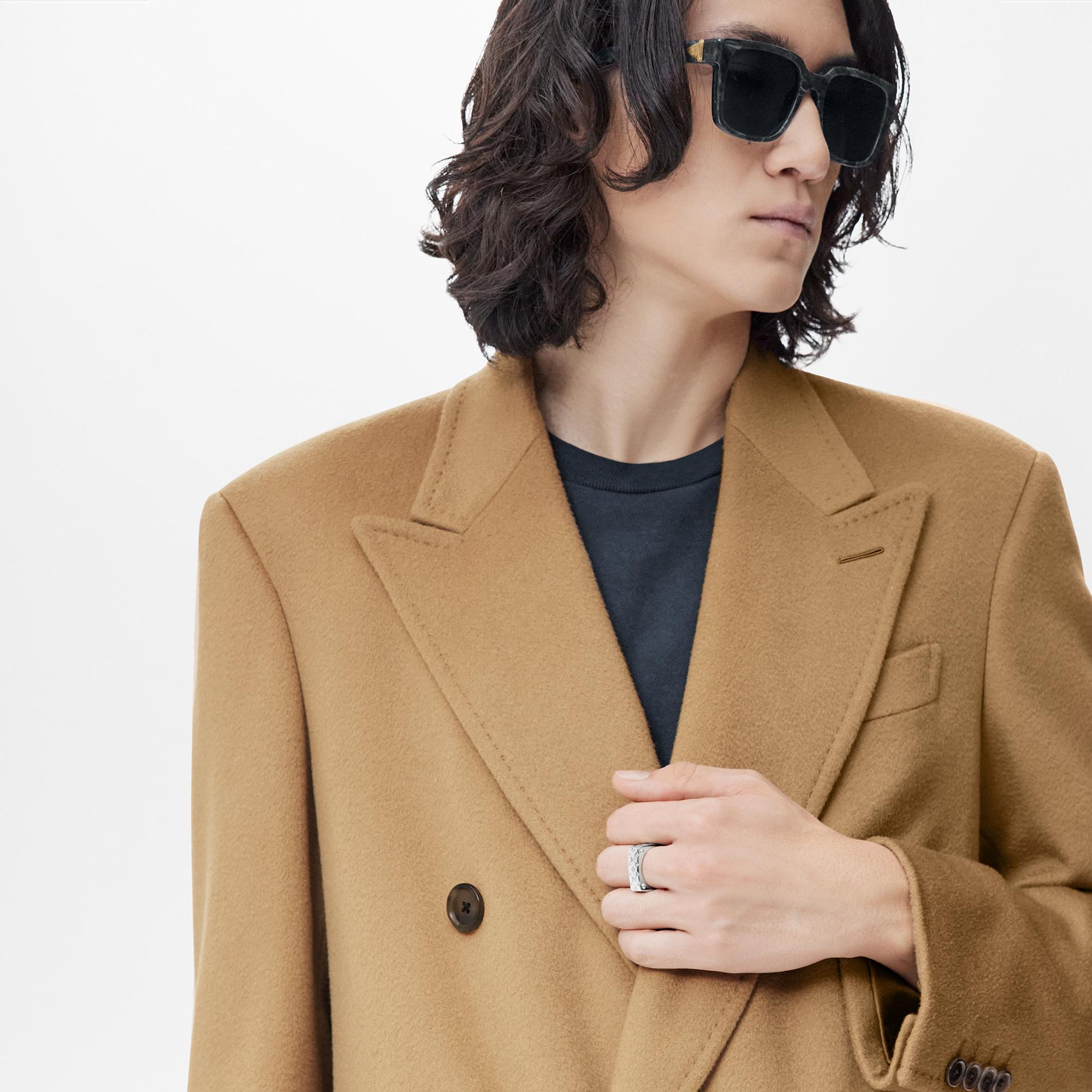 S00 Accesorios Nuevo para esta temporada Anillo Monograma Bolt | Louis Vuitton ® (Ampliar producto)