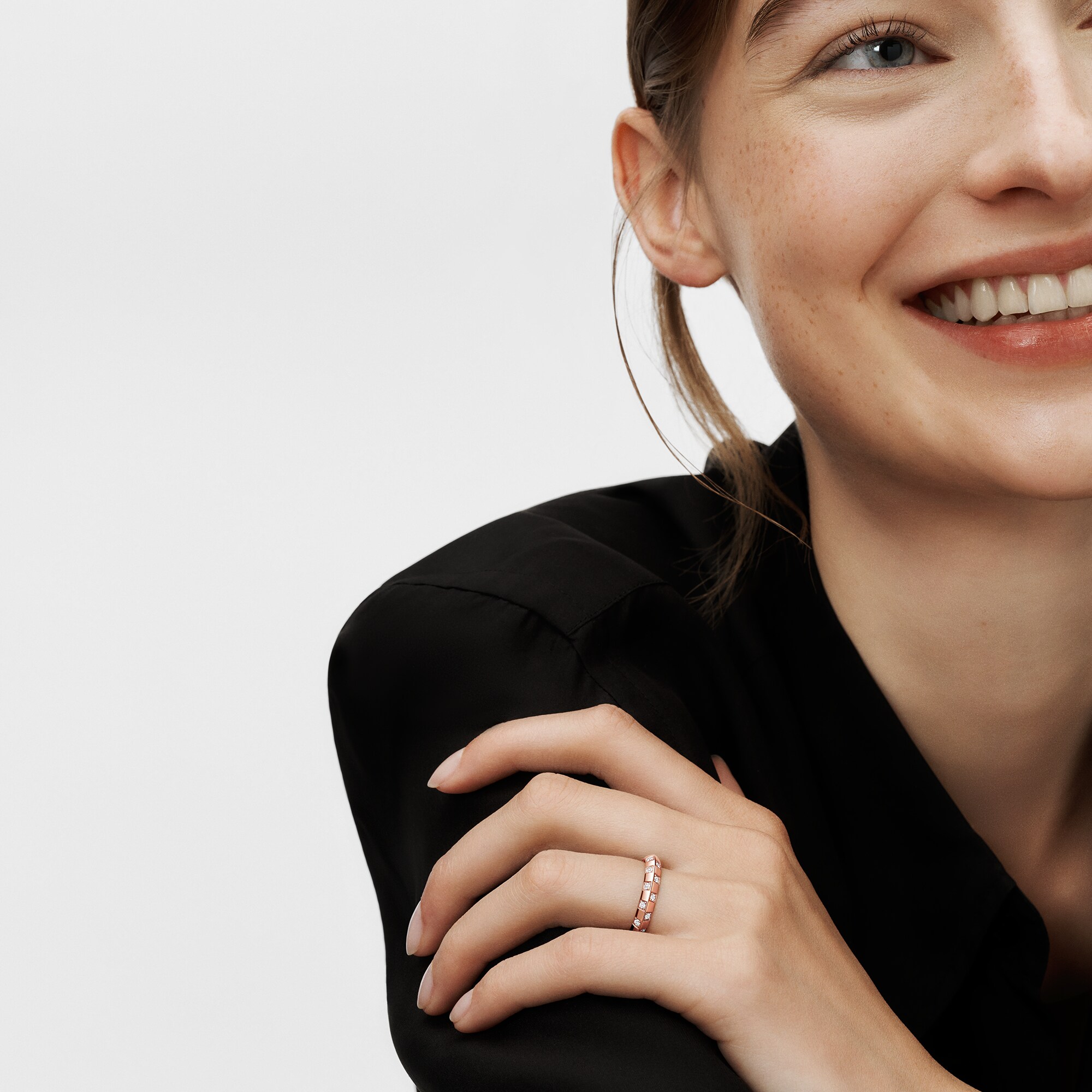  Joyería Anillos Anillo pequeño Le Damier de Louis Vuitton de oro rosa y diamantes | Louis Vuitton ® (Ampliar producto)