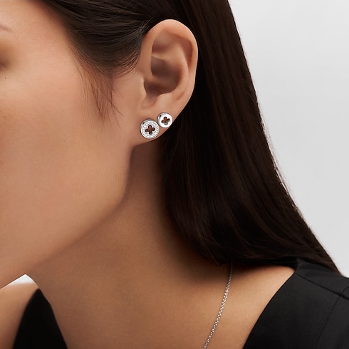 Categorías Toda la joyería fina Aretes de botón Empreinte de oro blanco | Louis Vuitton ® (Ampliar producto)
