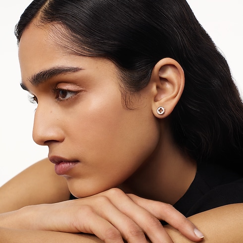 Categorías Toda la joyería fina Aretes de botón Empreinte de oro blanco | Louis Vuitton ® (Ampliar producto)