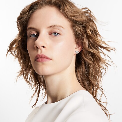 S00 Bisutería Toda la Bisutería Aretes de botón Essential V | Louis Vuitton ® (Ampliar producto)