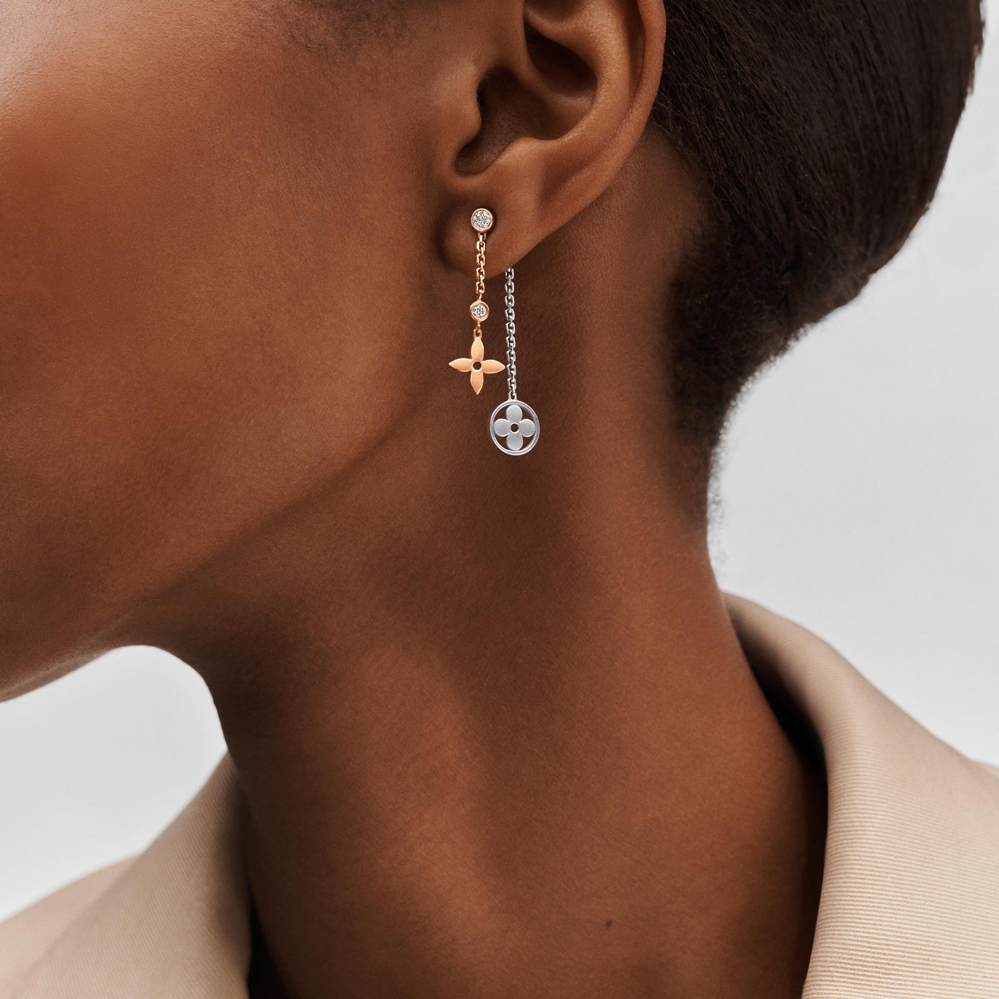  Categorías Toda la joyería fina Aretes largos Idylle Blossom de triple oro y diamantes | Louis Vuitton ® (Ampliar producto)