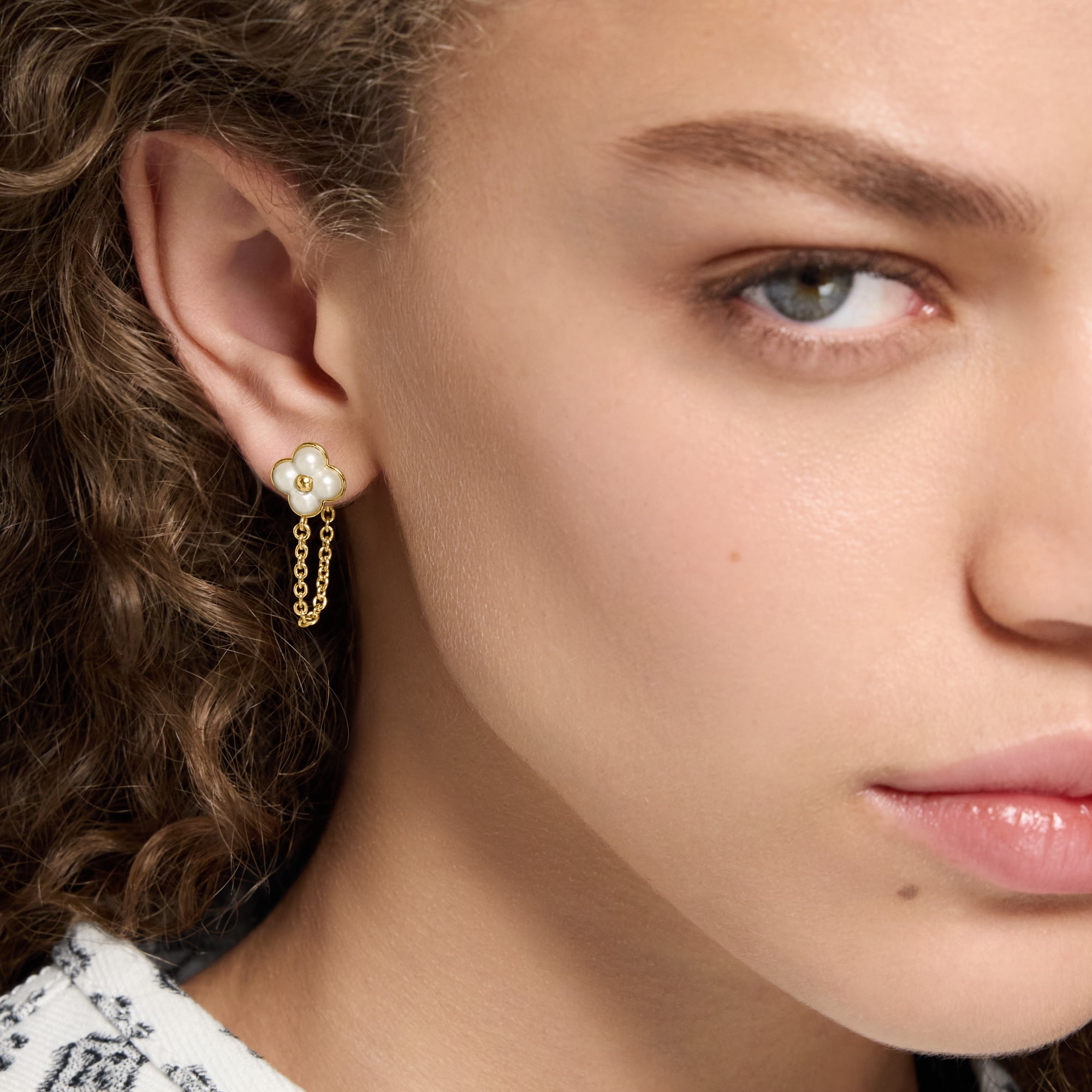 S00 Bisutería Aretes Aretes LV Floragram Earrings | Louis Vuitton ® (Ampliar producto)