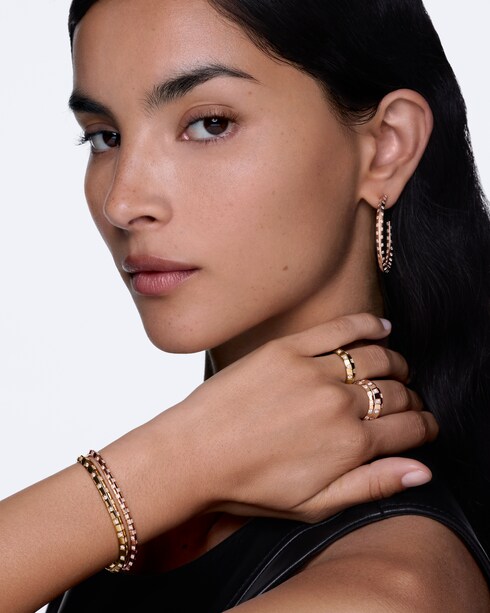 Categories Earrings Le Damier de Louis Vuitton Large Hoops, Rose Gold and Diamonds | Louis Vuitton ®