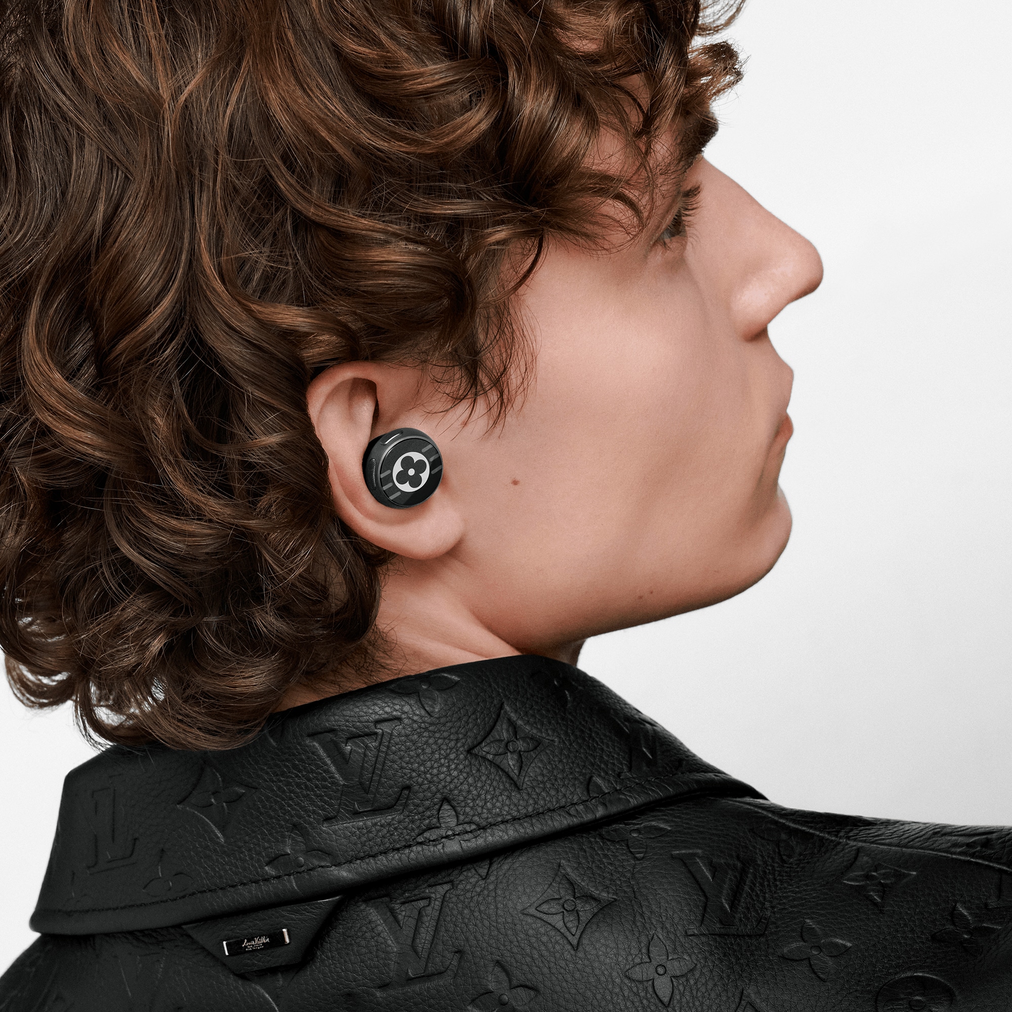  Artículos de tecnología Audio, relojes conectados y accesorios Audífonos Louis Vuitton Horizon Light Up | Louis Vuitton ® (Ampliar producto)