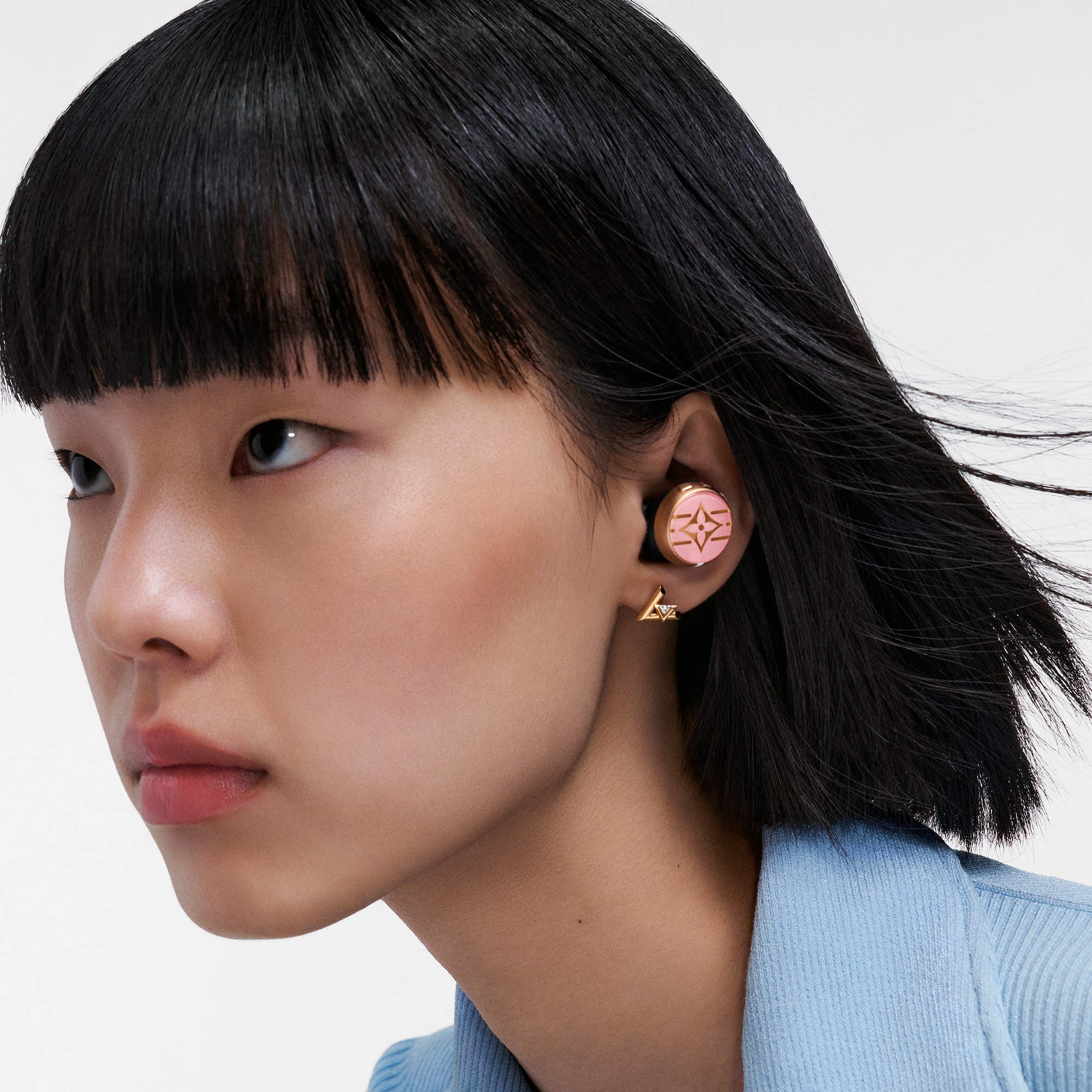  Artículos de tecnología Audio, relojes conectados y accesorios Audífonos Louis Vuitton Horizon Light Up | Louis Vuitton ® (Ampliar producto)