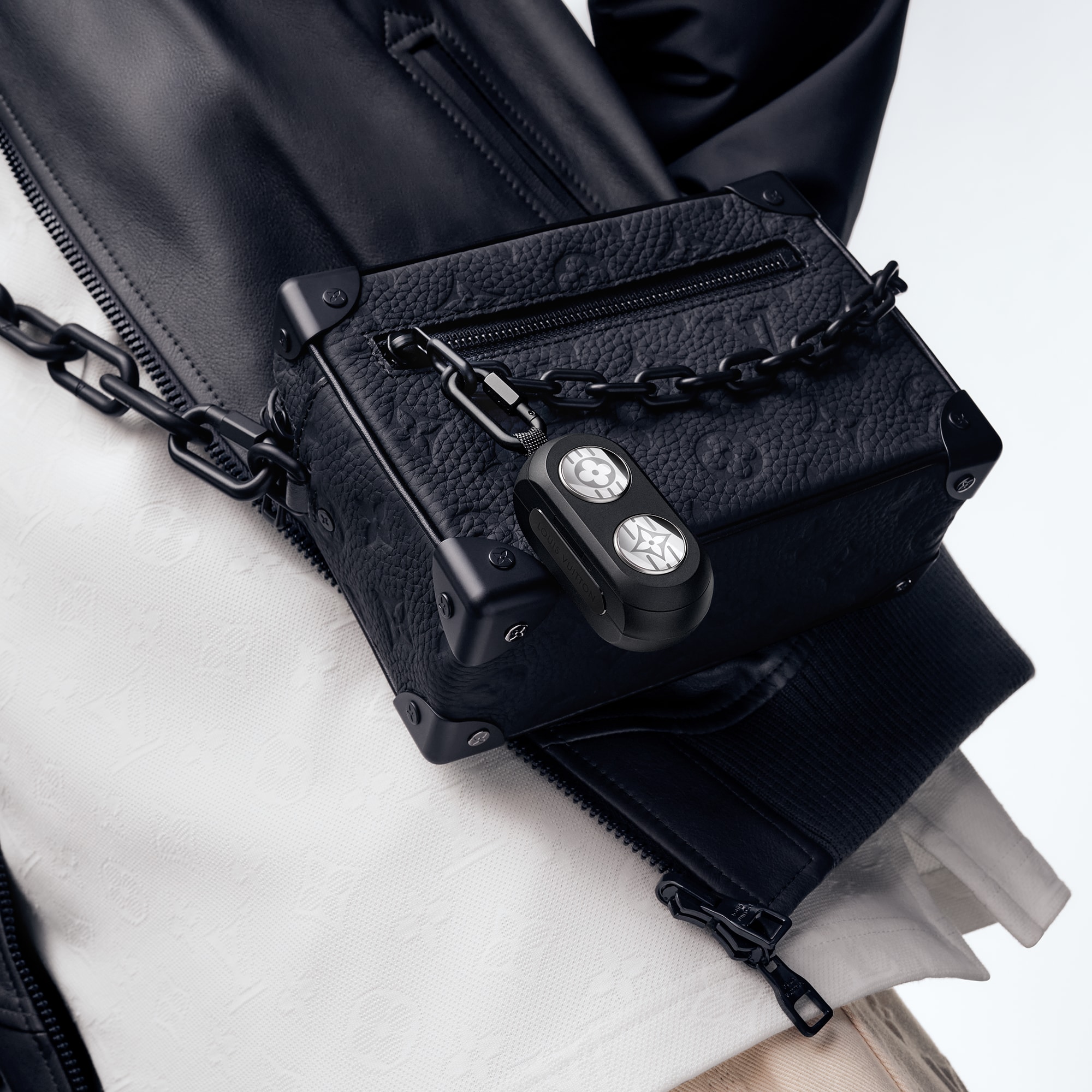  Artículos de tecnología Audio, relojes conectados y accesorios Audífonos Louis Vuitton Horizon Light Up | Louis Vuitton ® (Ampliar producto)