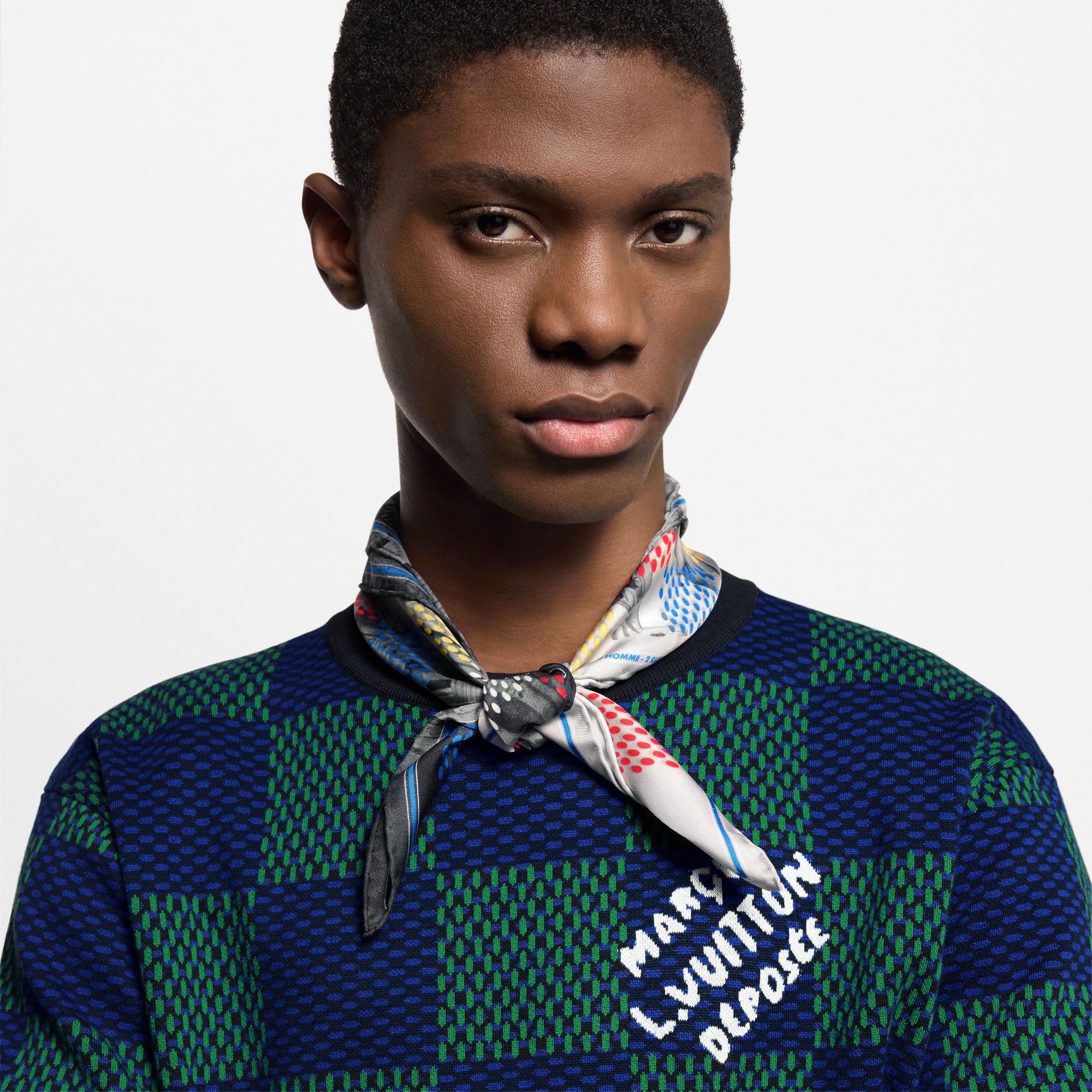 S00 Accesorios Pañuelos de seda y bandanas Bandana de seda LV Vers Damier | Louis Vuitton ® (Ampliar producto)