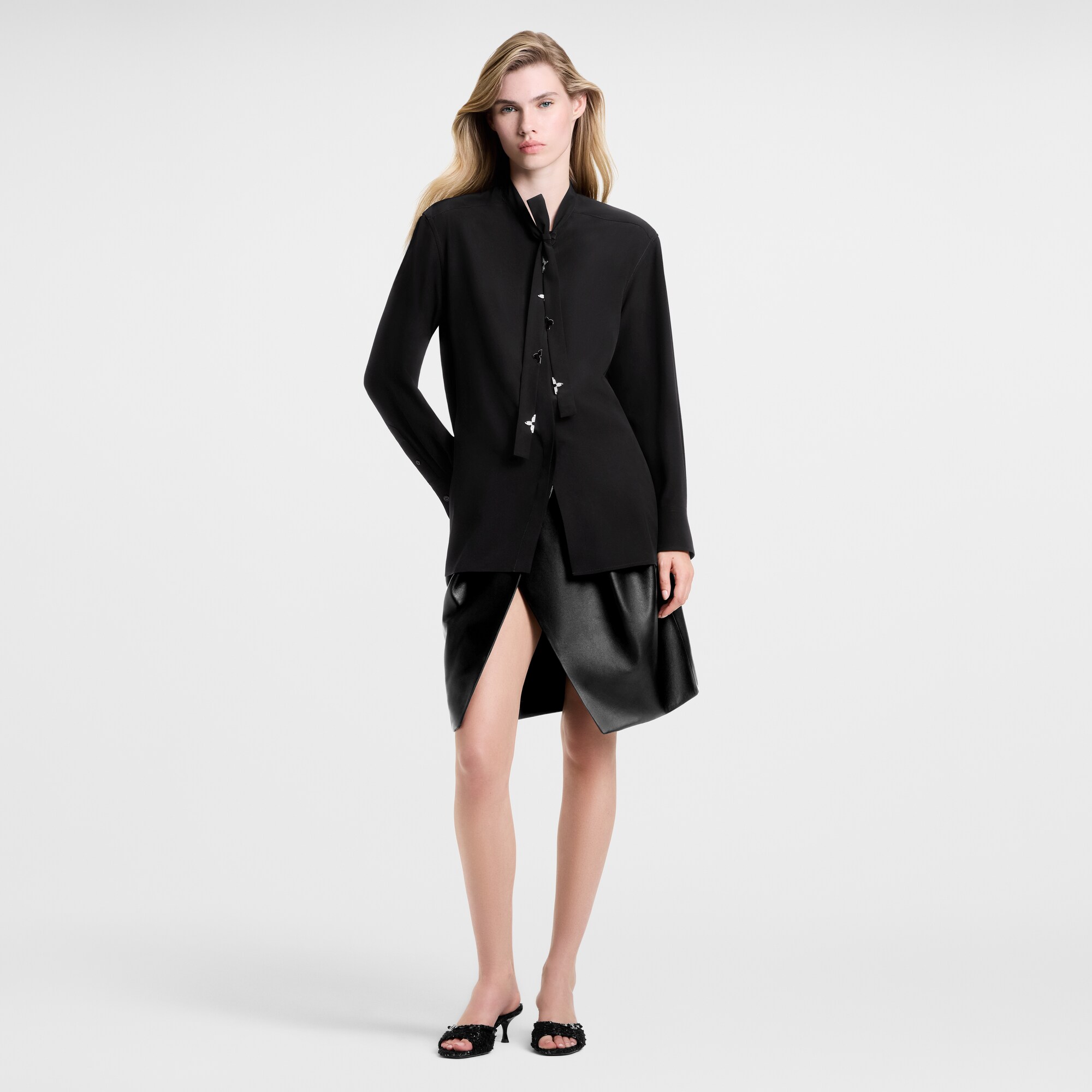  Ready to Wear Tops Blusa con chalina con motivo Monograma | Louis Vuitton ® (Ampliar producto)