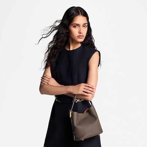 Low Key Bolsas de mano Todas las bolsas de mano Bolsa All In BB | Louis Vuitton ® (Ampliar producto)