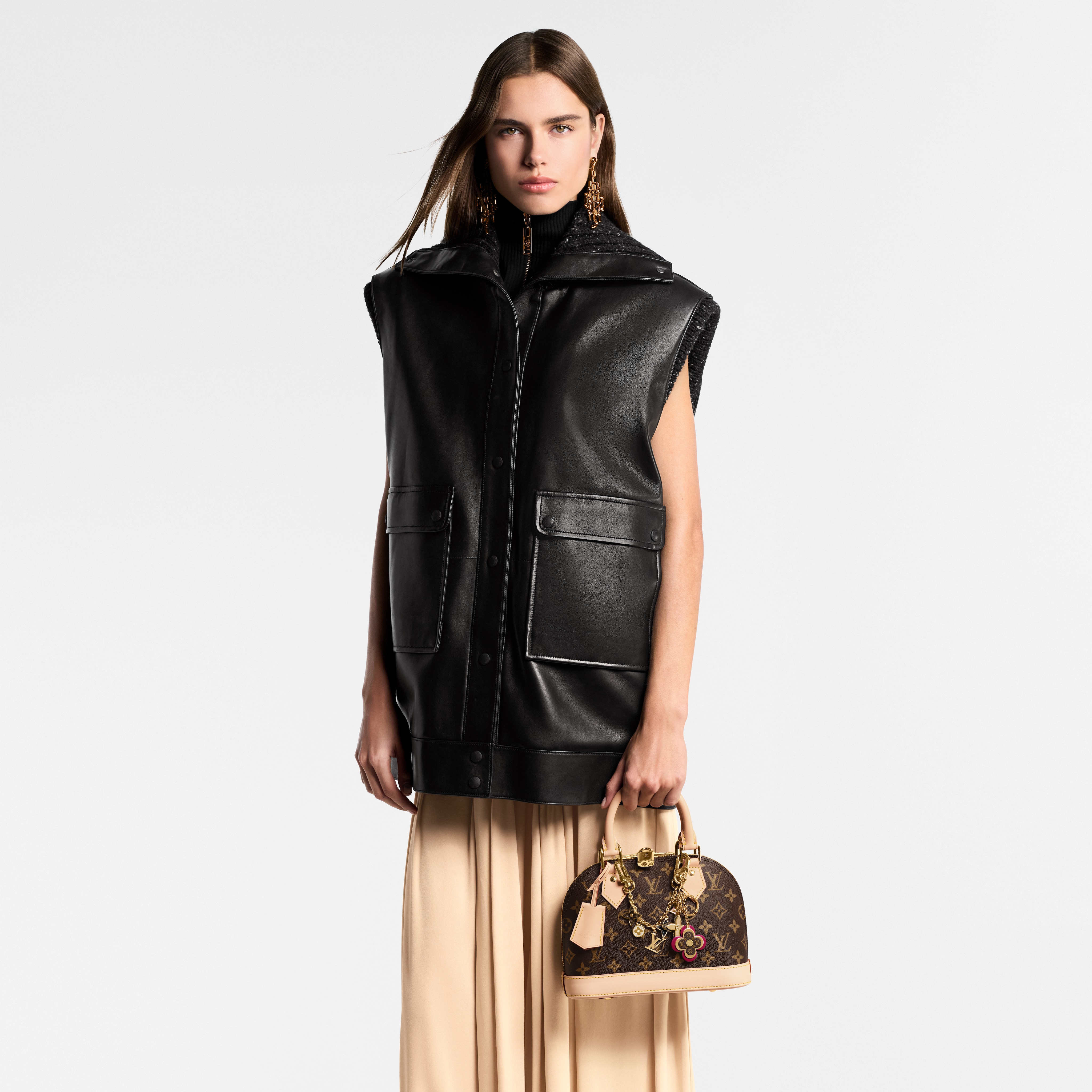Monogram Bolsas de mano Todas las bolsas de mano Bolsa Alma BB | Louis Vuitton ® (Ampliar producto)