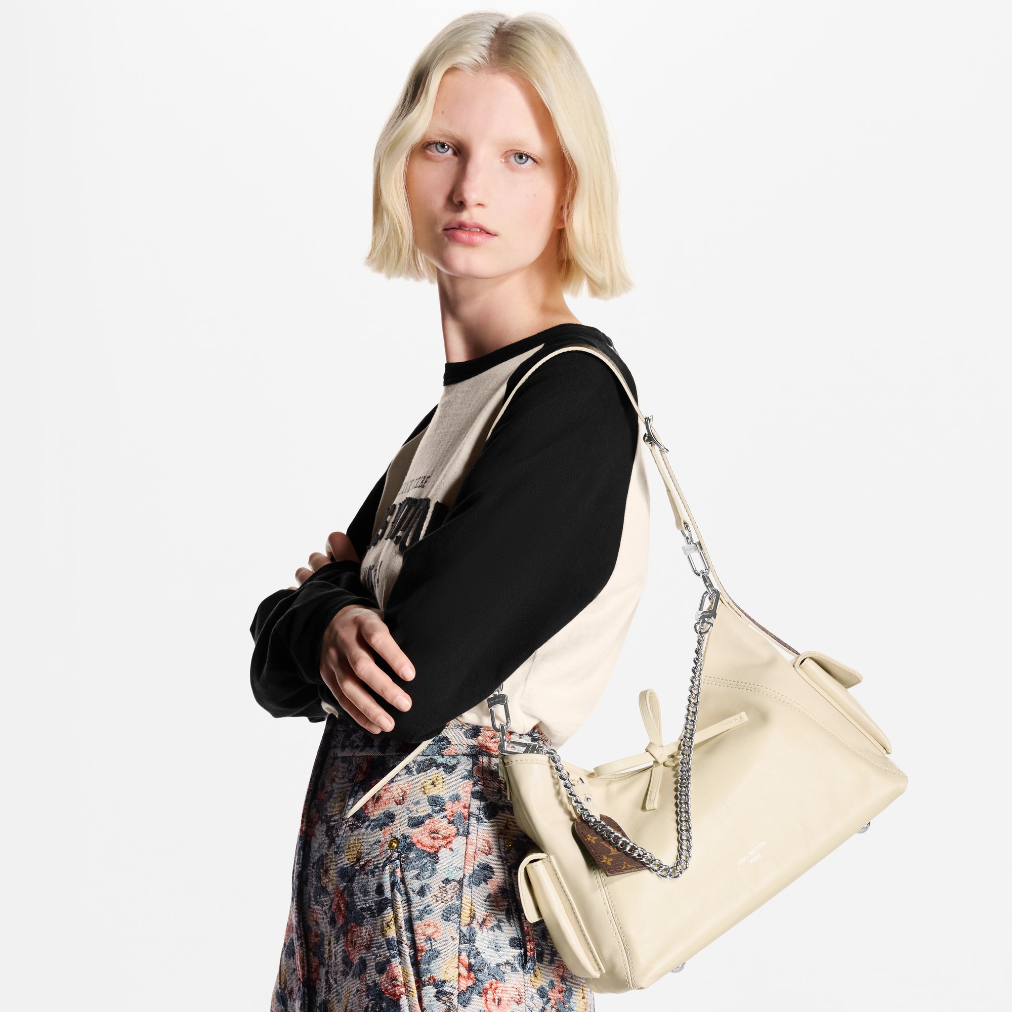 H34 Bolsas de mano Todas las bolsas de mano Bolsa CarryAll Cargo Vibe PM | Louis Vuitton ® (Ampliar producto)