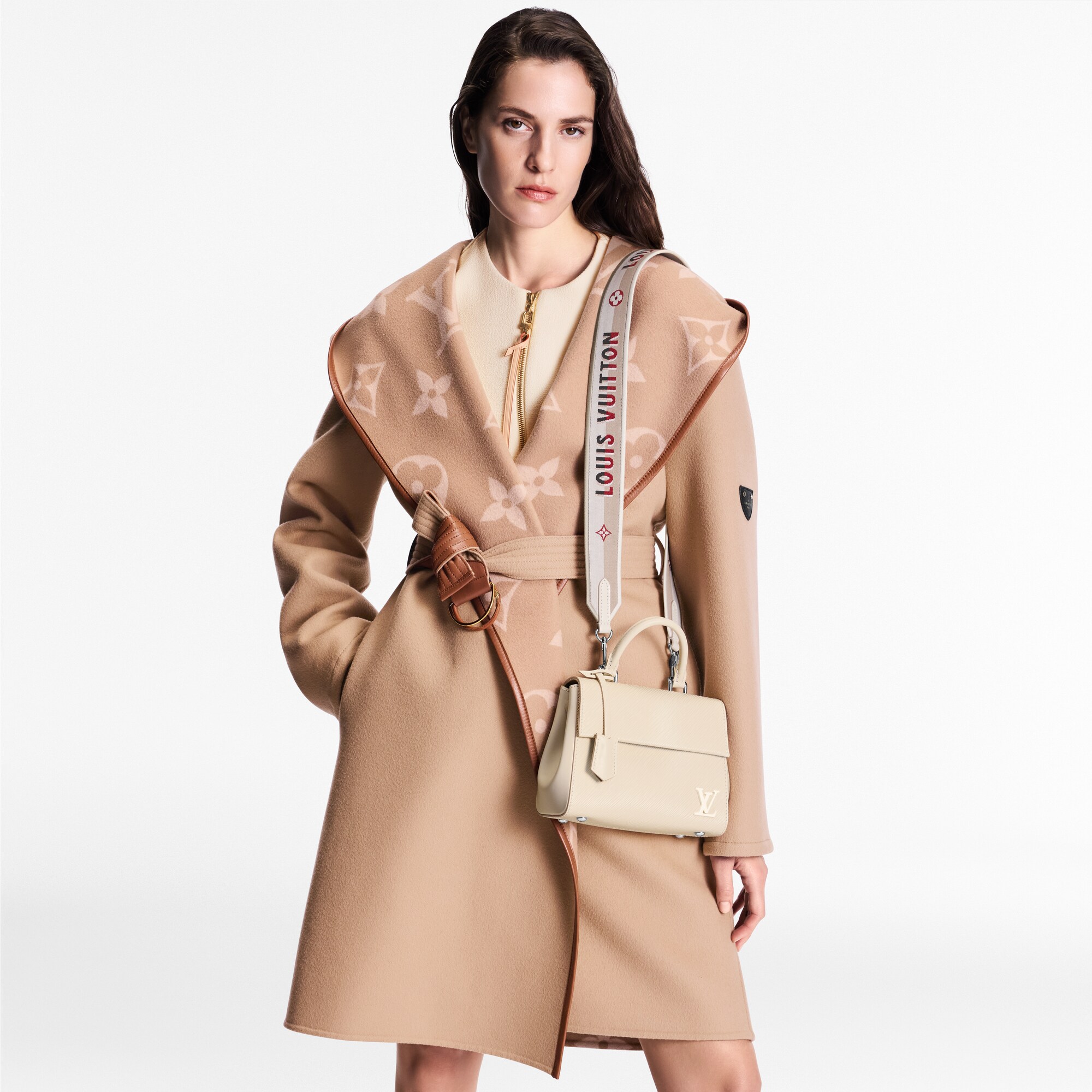 Epi Bolsas de mano Todas las bolsas de mano Bolsa Cluny Mini | Louis Vuitton ® (Ampliar producto)
