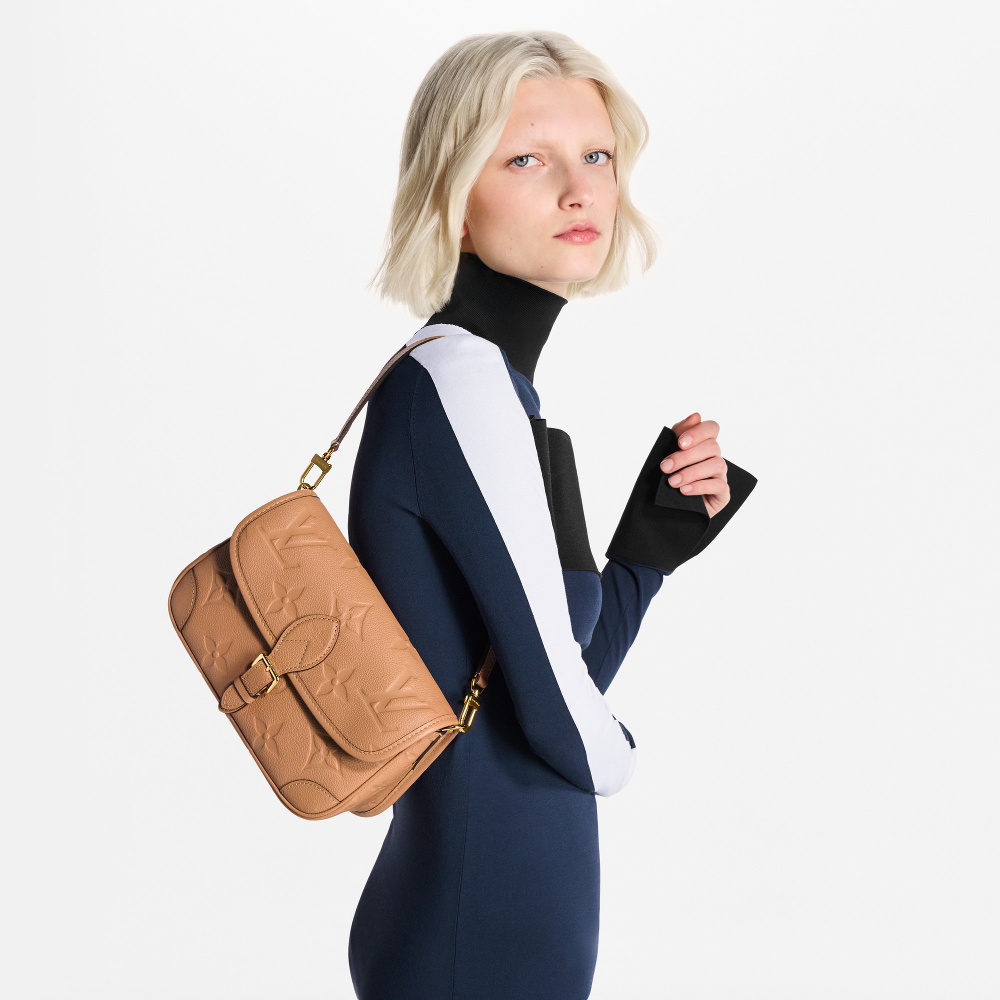 Monogram Empreinte Bolsas de mano Todas las bolsas de mano Bolsa Diane | Louis Vuitton ® (Ampliar producto)