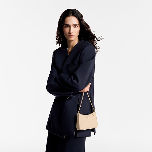 Monogram Empreinte Carteras y artículos de piel pequeños Todas las carteras y artículos de piel pequeños Bolsa Easy Pouch On Strap | Louis Vuitton ® (Ampliar producto)