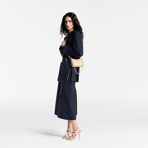 Monogram Empreinte Carteras y artículos de piel pequeños Todas las carteras y artículos de piel pequeños Bolsa Easy Pouch On Strap | Louis Vuitton ® (Ampliar producto)