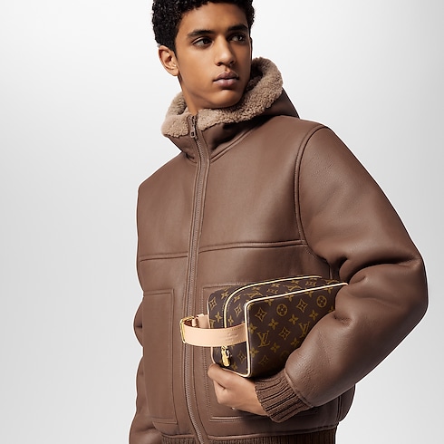 Monogram Viajes Accesorios y organizadores de viaje Bolsa Locker Dopp Kit | Louis Vuitton ® (Ampliar producto)