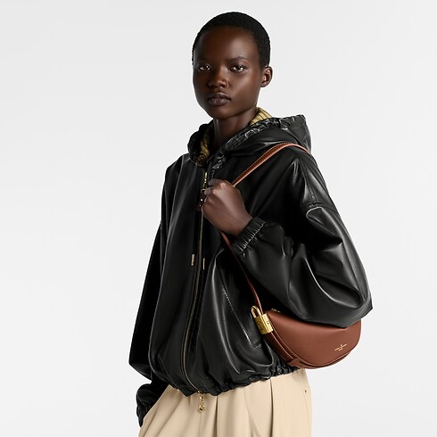 Low Key Carteras y artículos de piel pequeños Carteras con cadena y Micro Bolsas Bolsa Low Key Bumbag | Louis Vuitton ® (Ampliar producto)