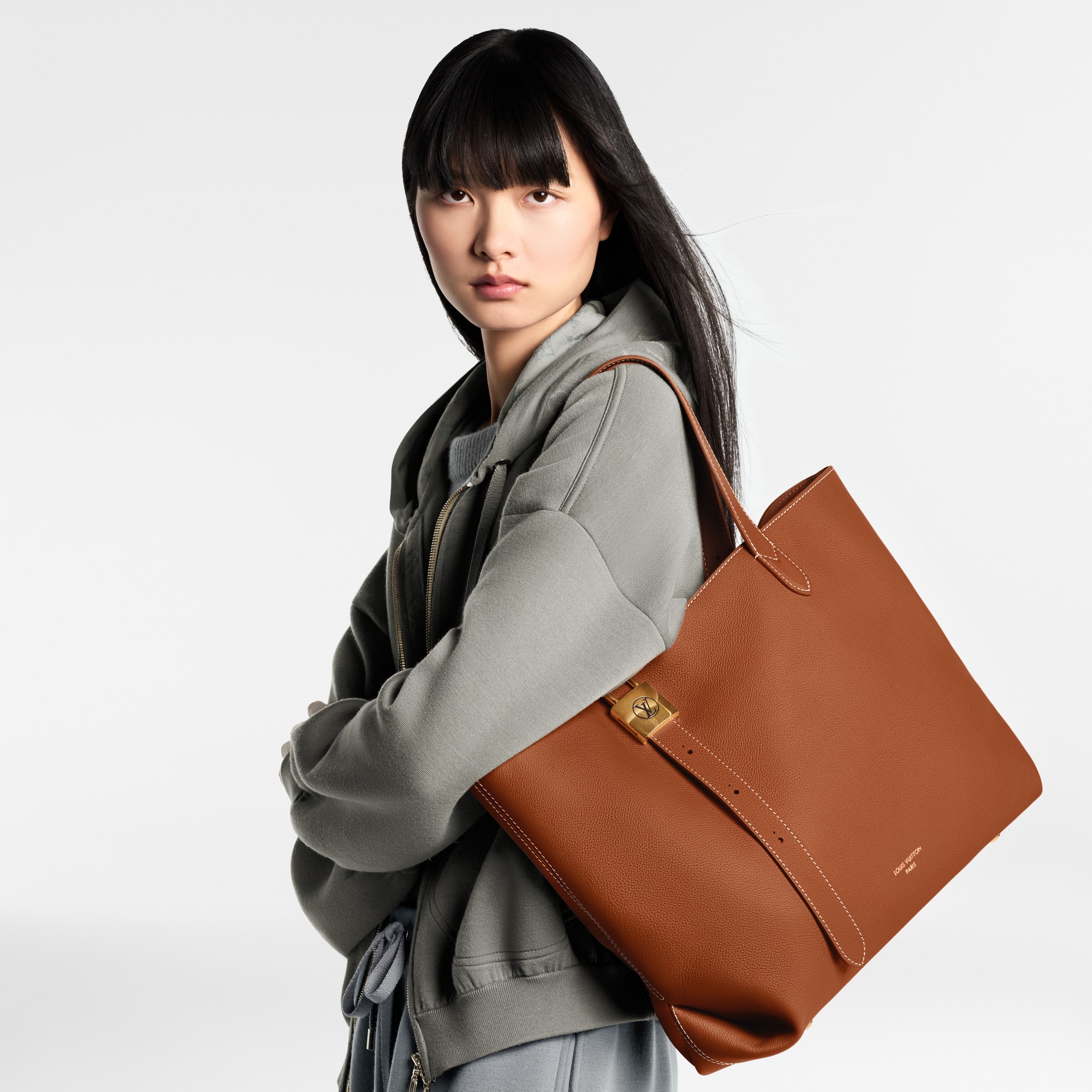 Low Key Bolsas de mano Todas las bolsas de mano Bolsa Low Key Cabas MM | Louis Vuitton ® (Ampliar producto)