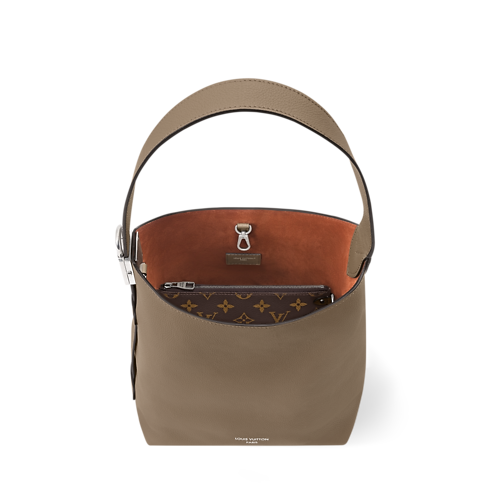 Low Key Bolsas de Mano Todas las bolsas de mano Bolsa Low Key Hobo PM | Louis Vuitton ® (Ampliar producto)