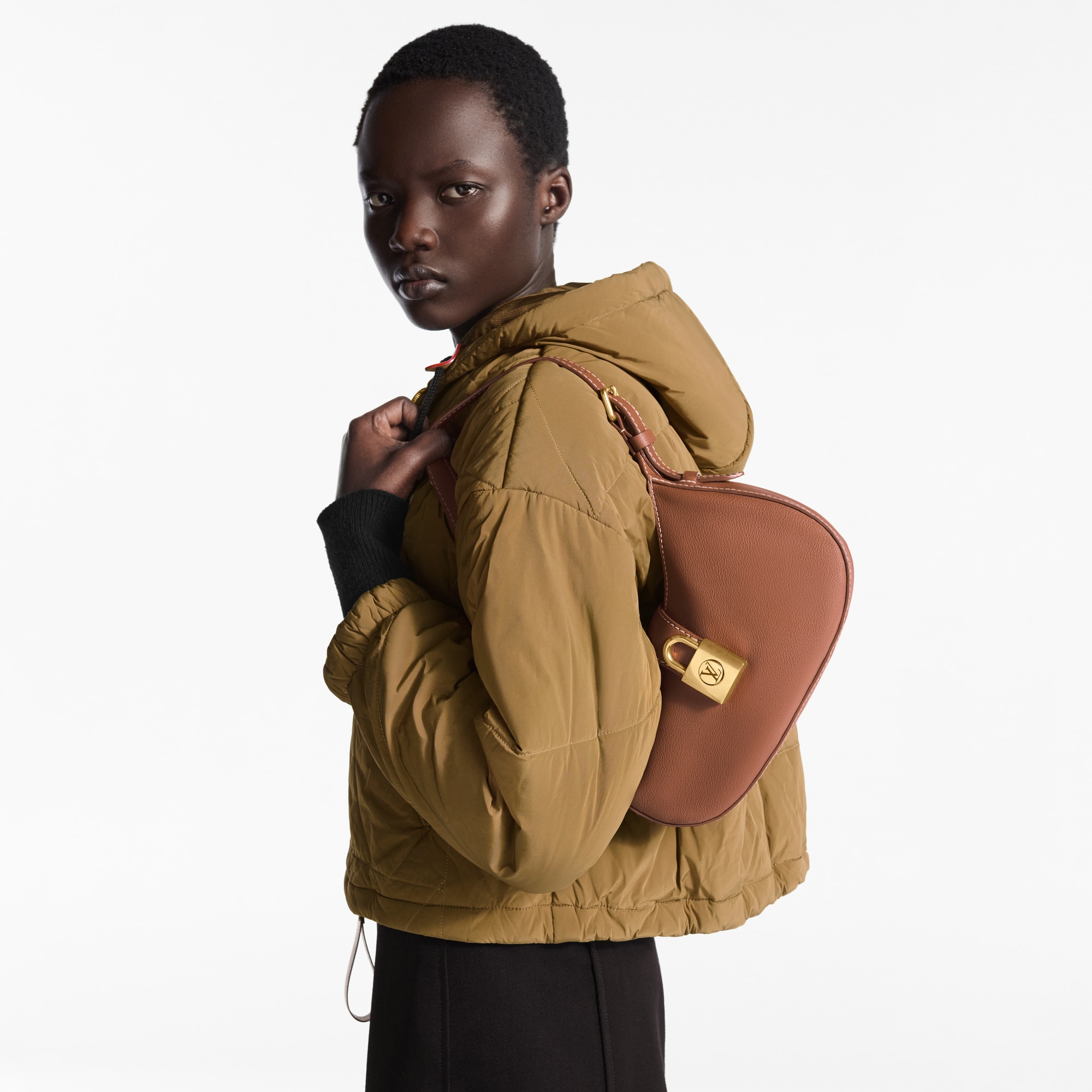 Low Key Bolsas de mano Todas las bolsas de mano Bolsa Low Key Shoulder Bag | Louis Vuitton ® (Ampliar producto)