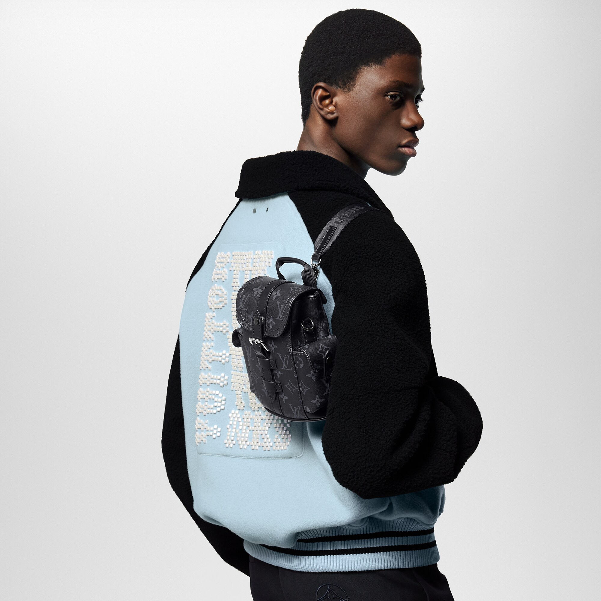 Monogram Eclipse Bolsas All Collections Bolsa Nano Christopher | Louis Vuitton ® (Ampliar producto)