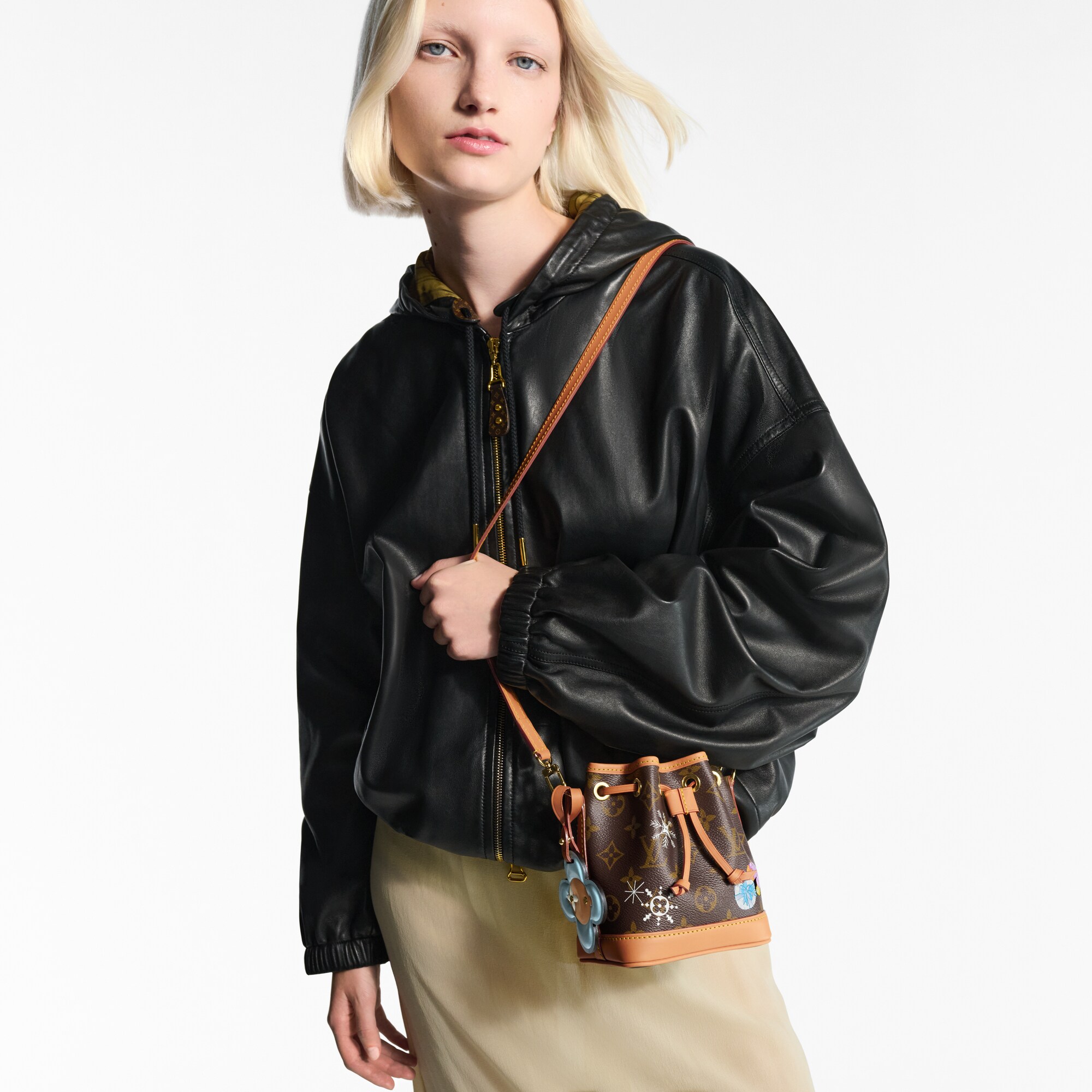 Monogram Carteras y artículos de piel pequeños Carteras con cadena y Micro Bolsas Bolsa Nano Noé | Louis Vuitton ® (Ampliar producto)