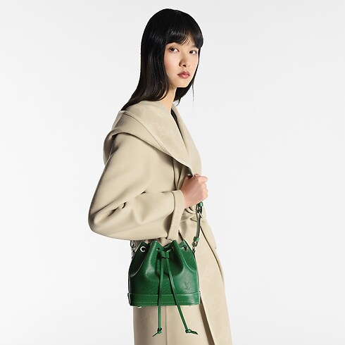 Epi Bolsas de mano Todas las colecciones Bolsa Noé BB | Louis Vuitton ® (Ampliar producto)