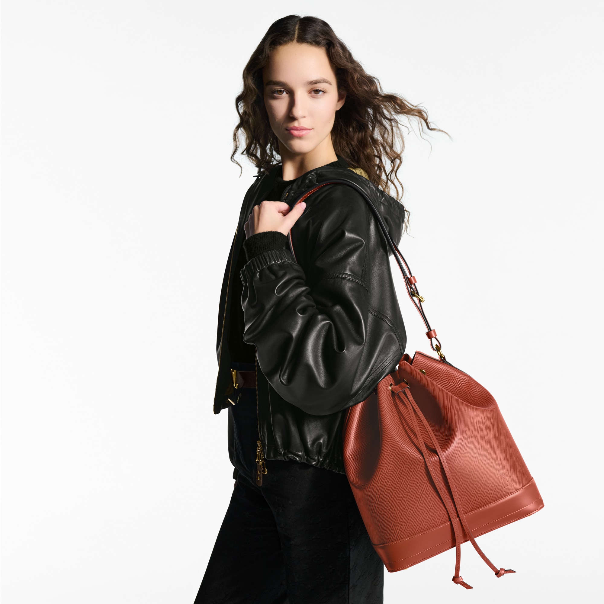 Epi Bolsas de mano Todas las colecciones Bolsa Noé MM | Louis Vuitton ® (Ampliar producto)