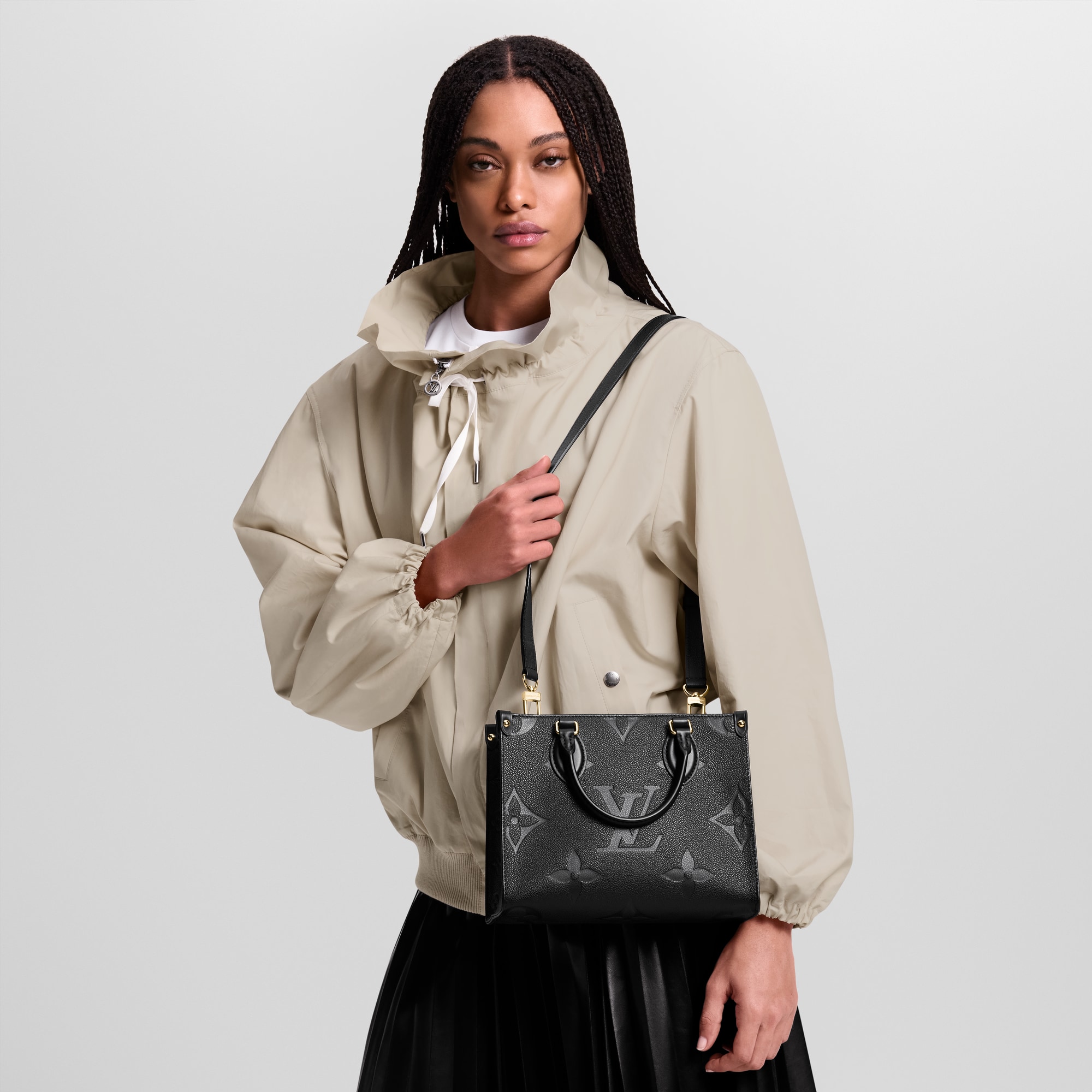 Monogram Empreinte Bolsas de mano Todas las bolsas de mano Bolsa OnTheGo PM | Louis Vuitton ® (Ampliar producto)