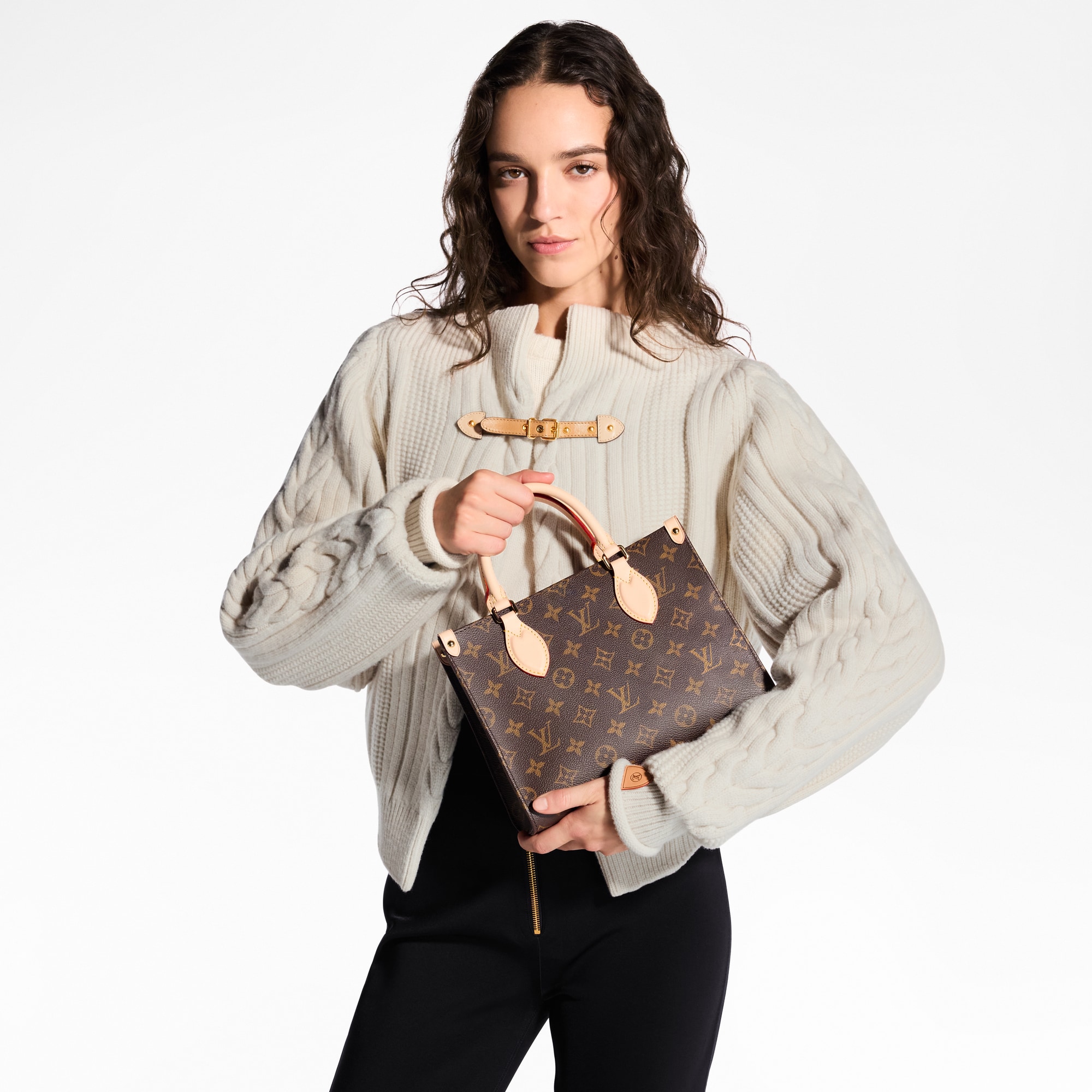 Monogram Personalización Personalización Bolsas & Artículos Pequeños de Piel Bolsa OnTheGo PM Mon Monogram | Louis Vuitton ® (Ampliar producto)
