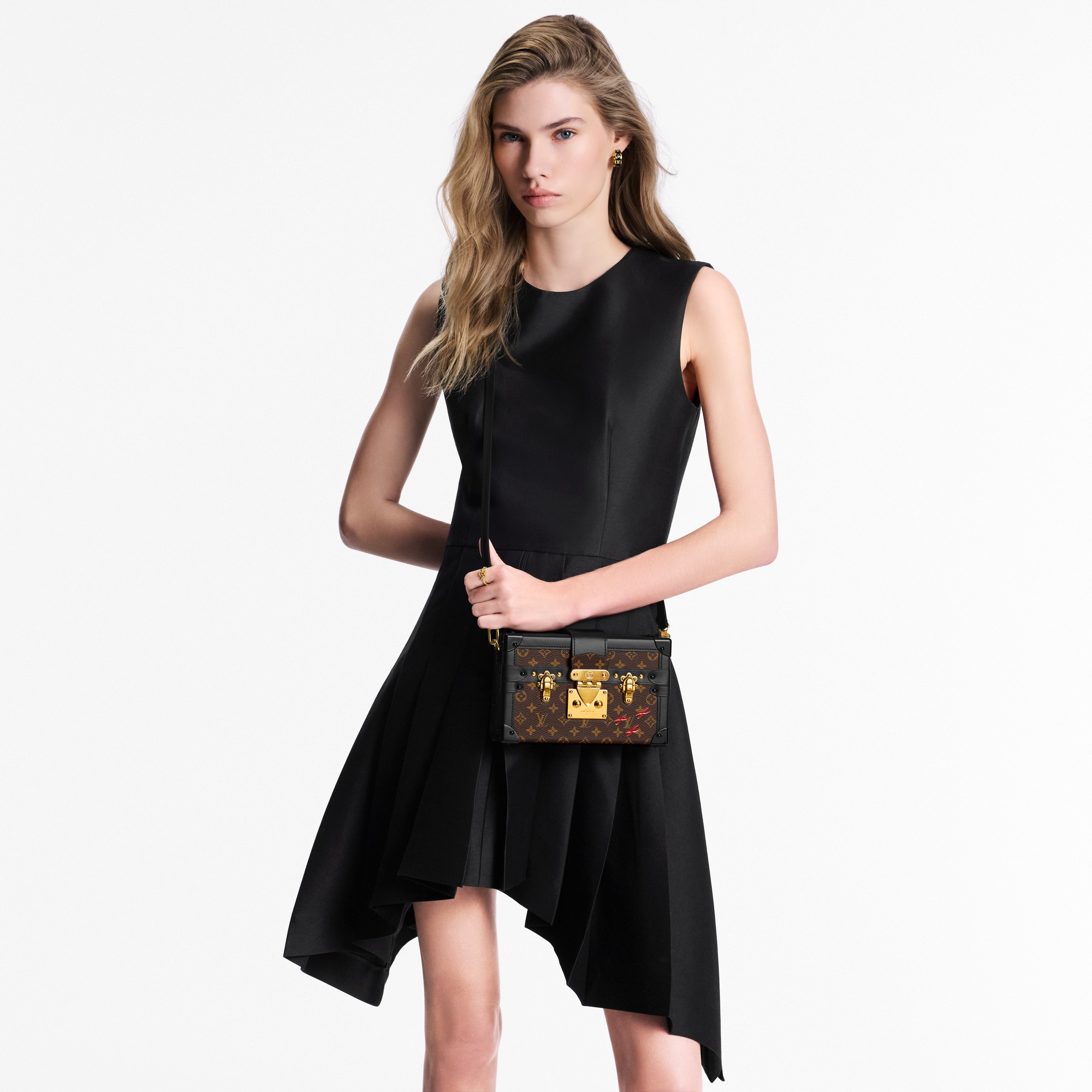 Monogram Bolsas de mano Todas las bolsas de mano Bolsa Petite Malle | Louis Vuitton ® (Ampliar producto)