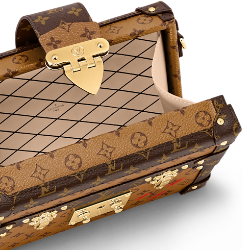 Canvas Monogram Reverse Bolsas de mano Todas las bolsas de mano Bolsa Petite Malle | Louis Vuitton ® (Ampliar producto)