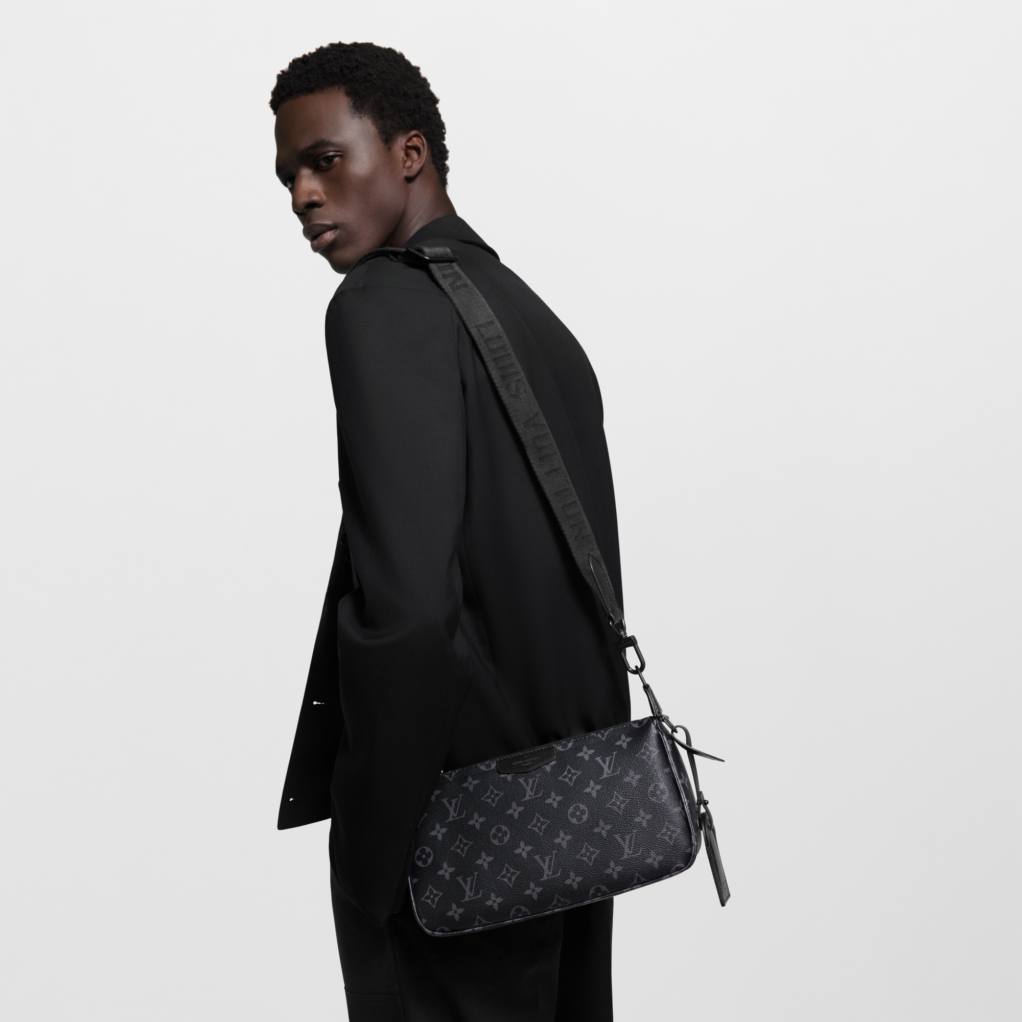 Monogram Eclipse Bolsas para Hombre Novedades Bolsa Pochette Accessoire XL | Louis Vuitton ® (Ampliar producto)